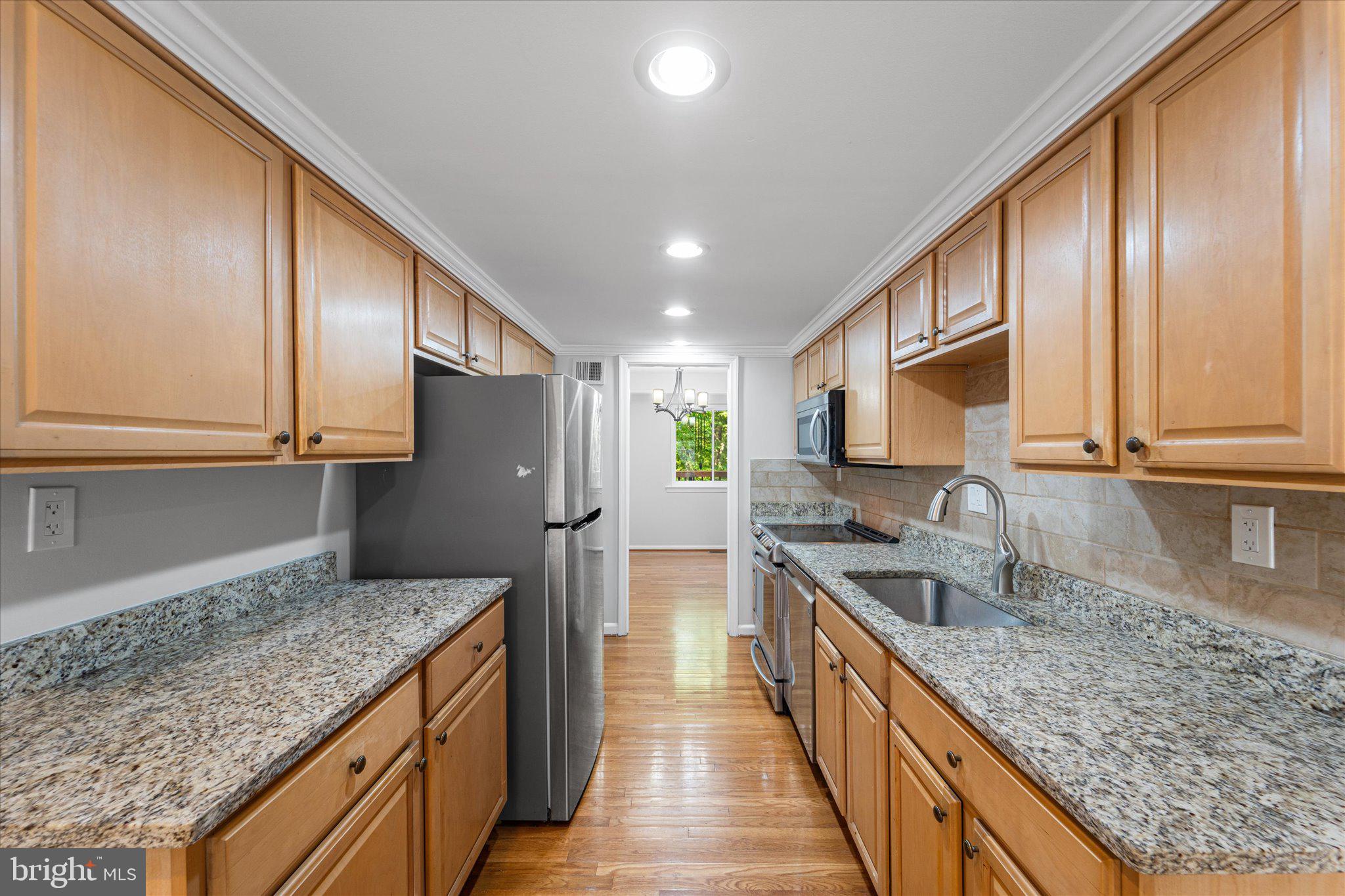 BURKE STATION SQUARE - Residential Lease