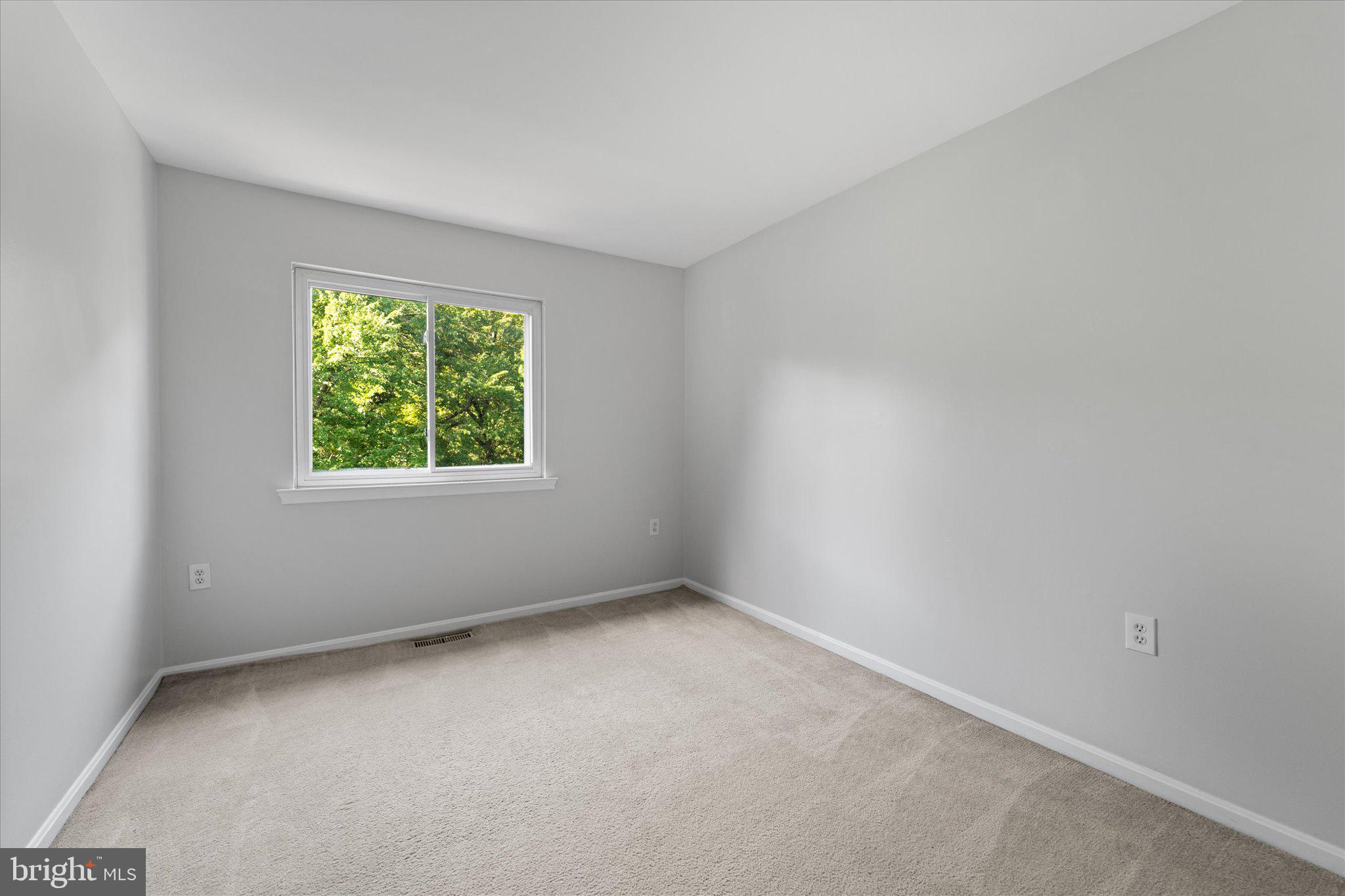 BURKE STATION SQUARE - Residential Lease