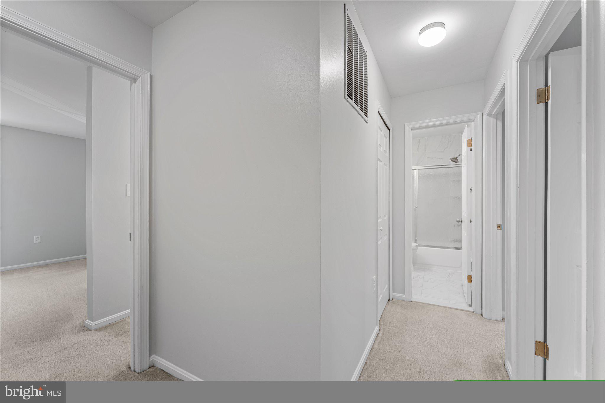 BURKE STATION SQUARE - Residential Lease