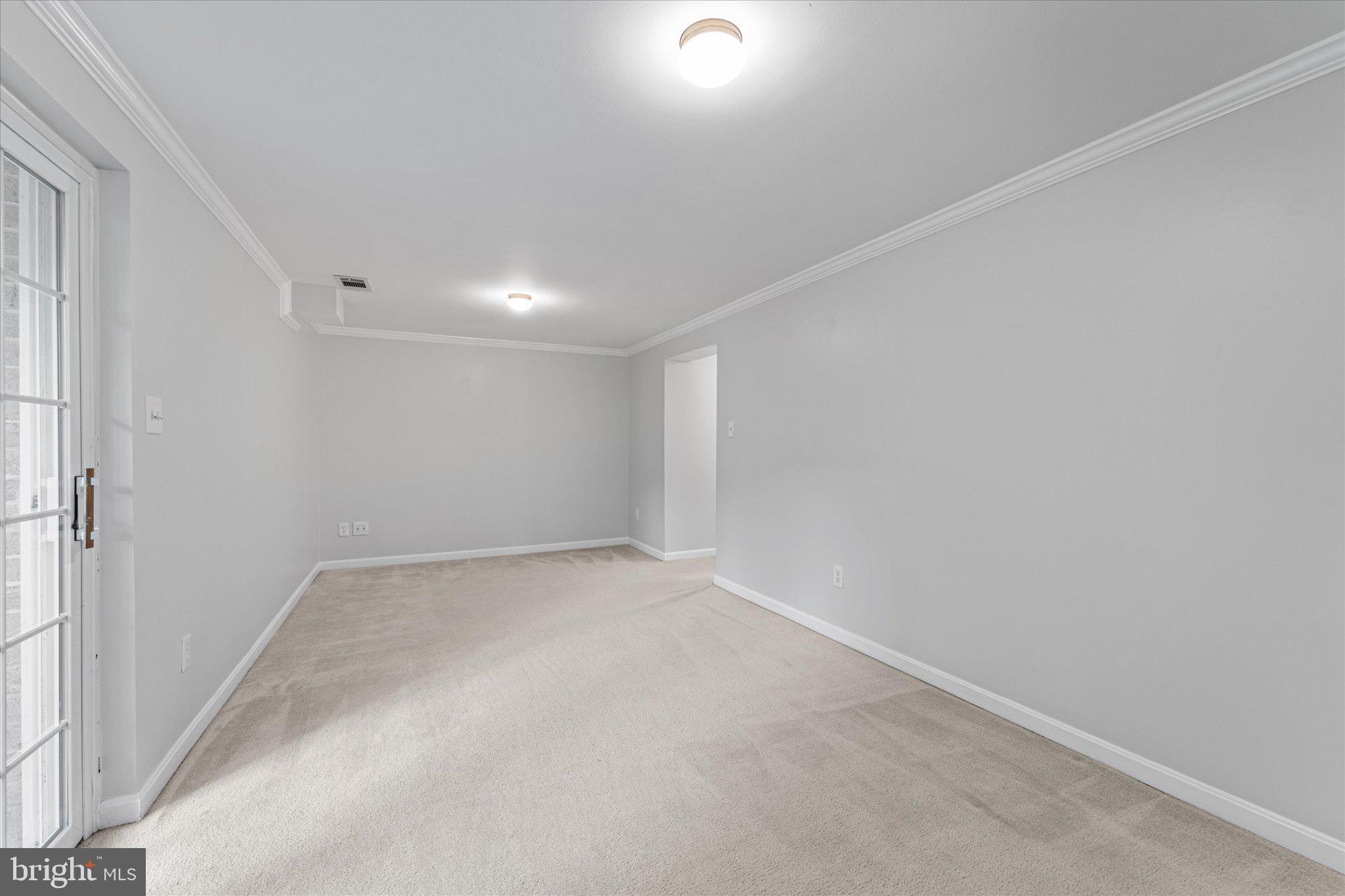 BURKE STATION SQUARE - Residential Lease