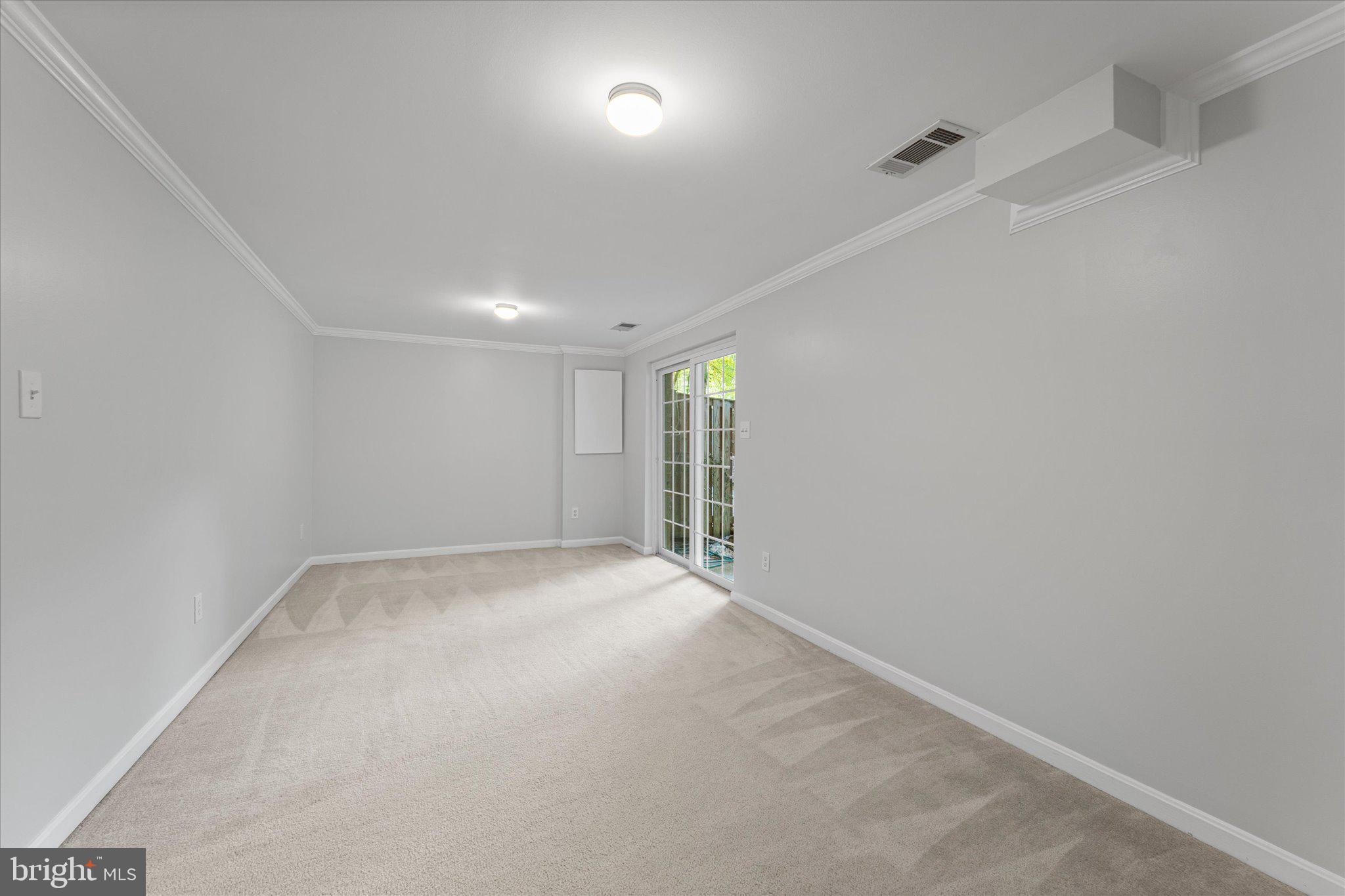 BURKE STATION SQUARE - Residential Lease