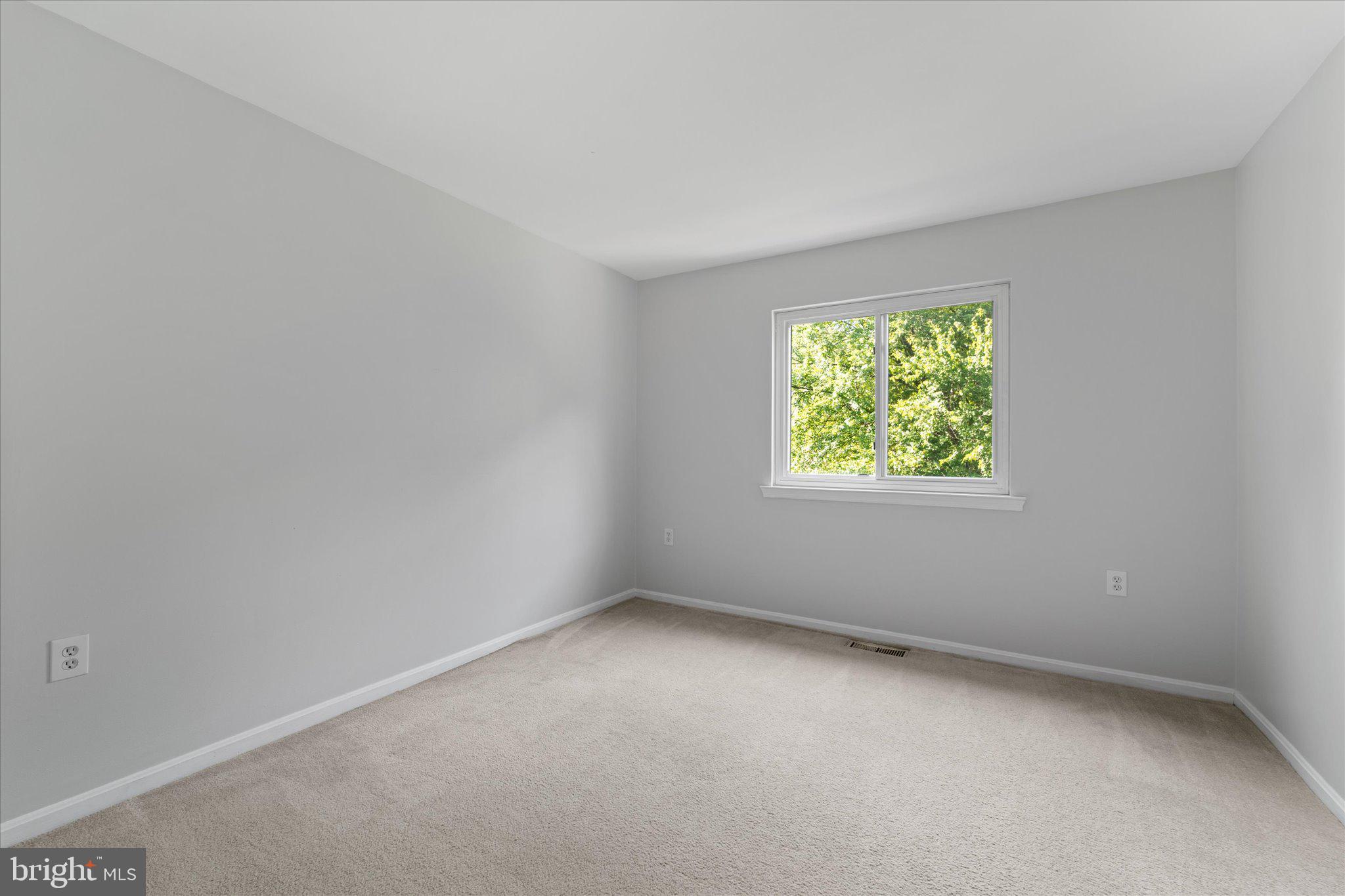 BURKE STATION SQUARE - Residential Lease