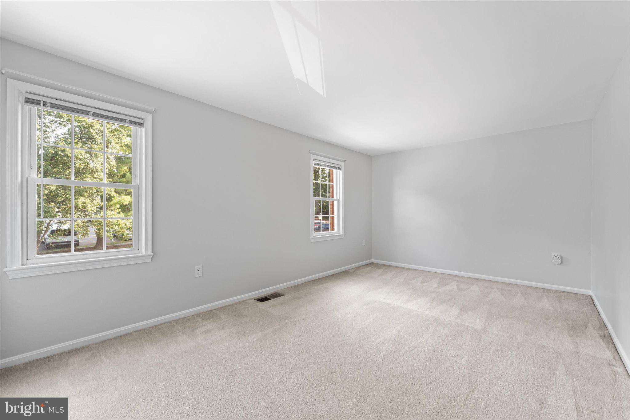 BURKE STATION SQUARE - Residential Lease