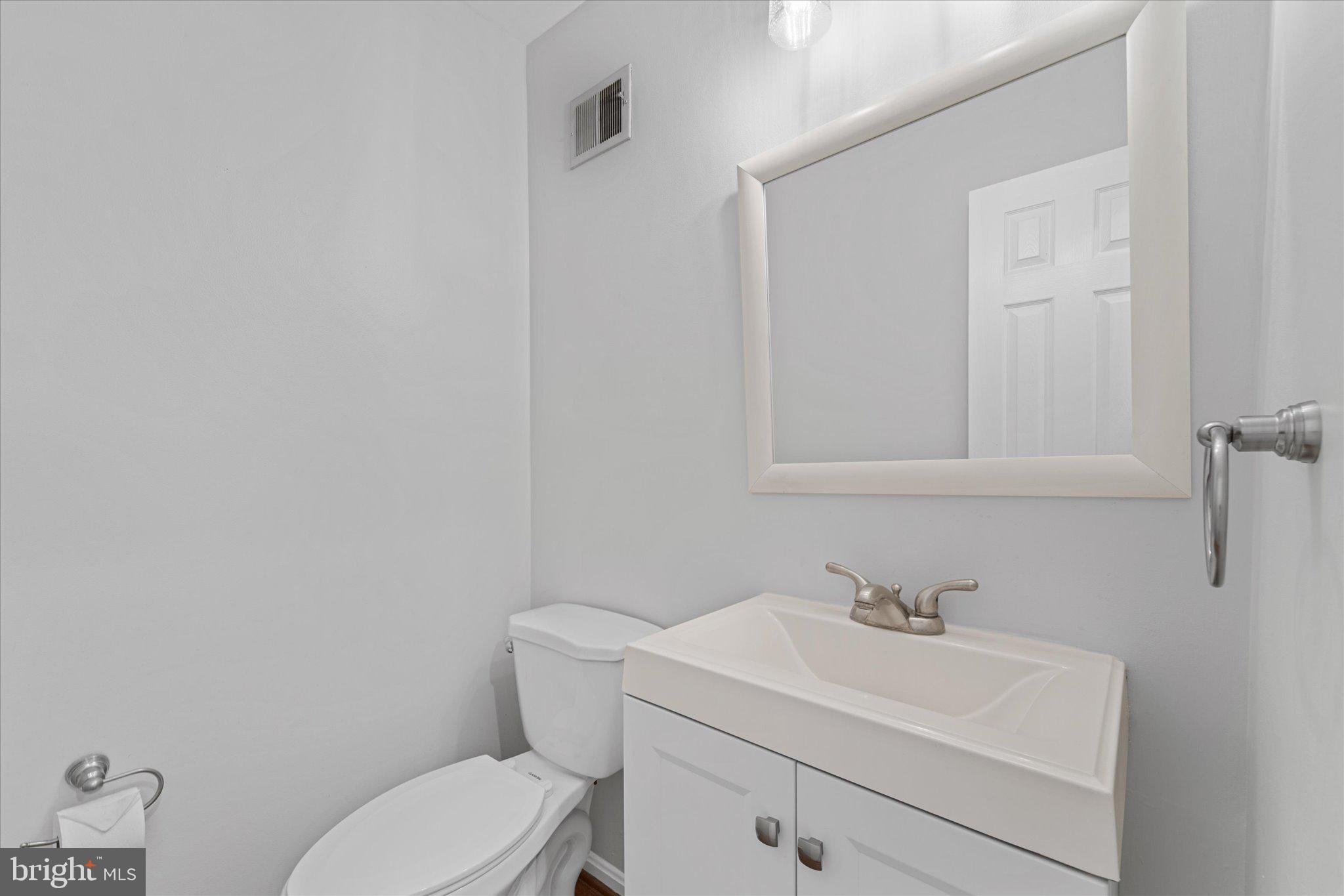 BURKE STATION SQUARE - Residential Lease