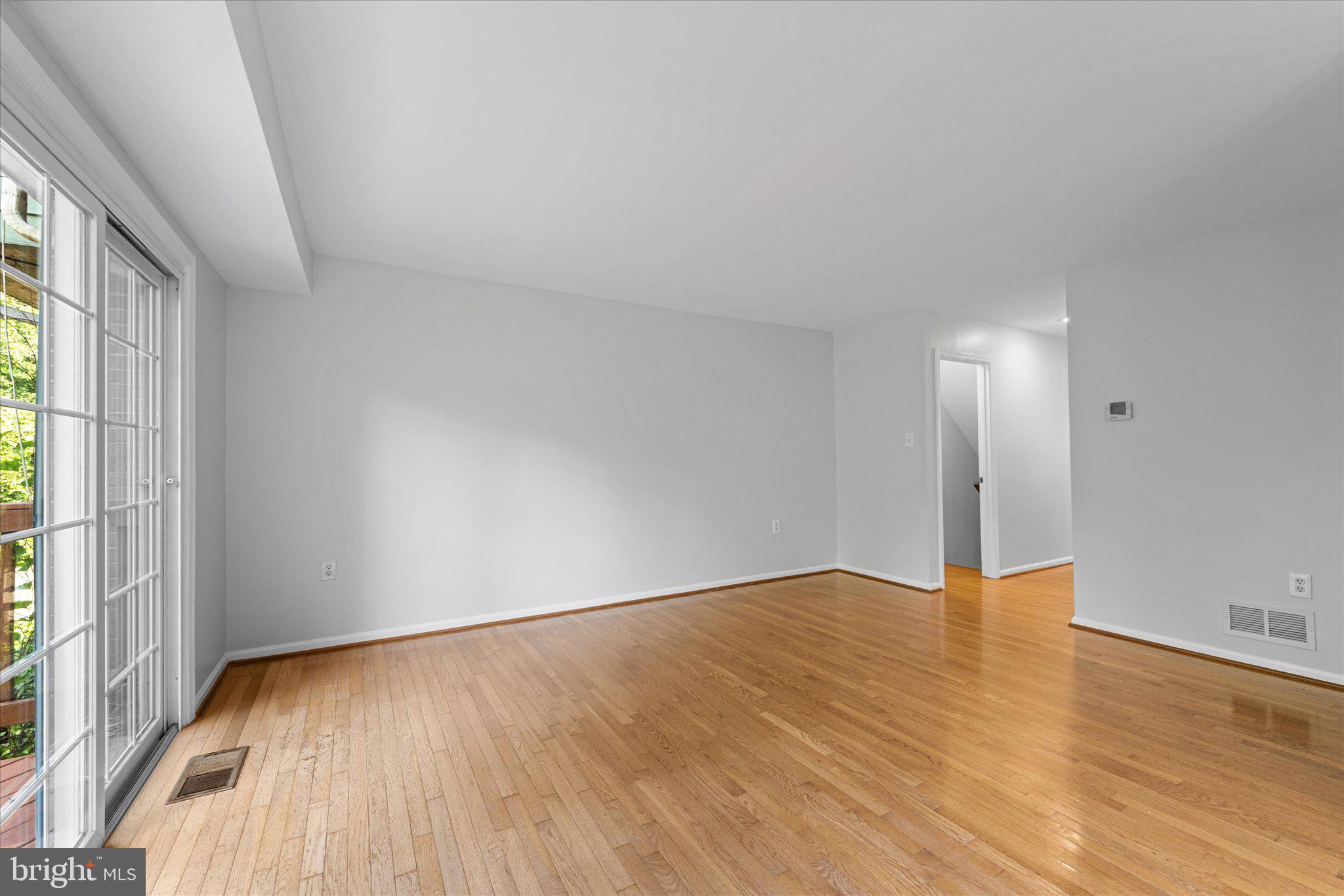 BURKE STATION SQUARE - Residential Lease