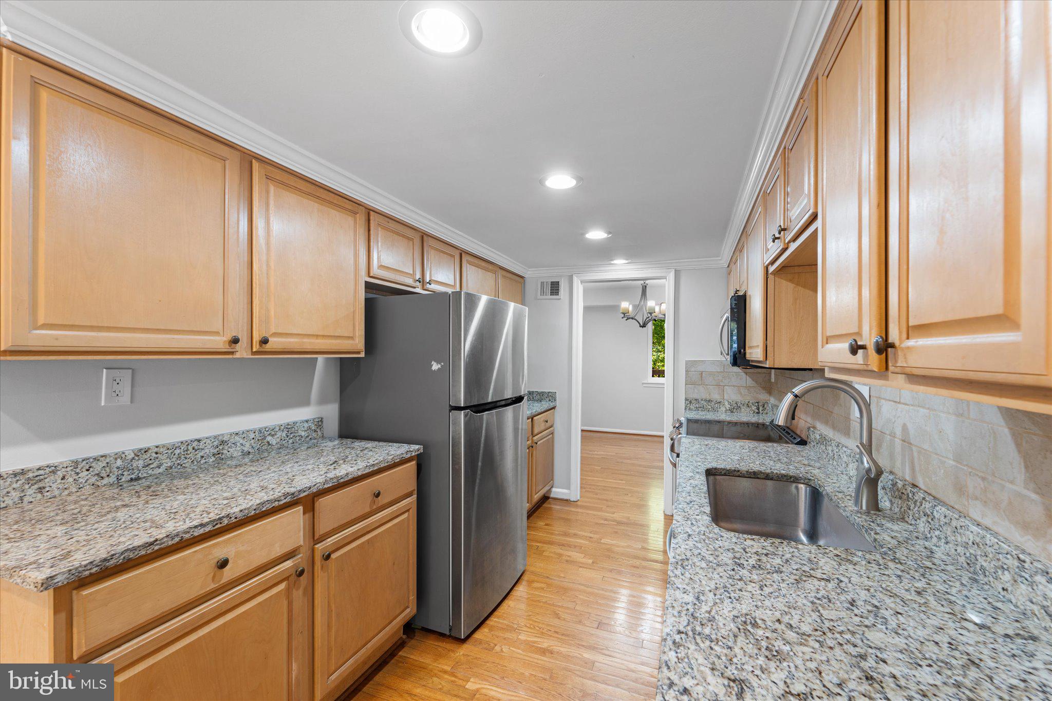 BURKE STATION SQUARE - Residential Lease