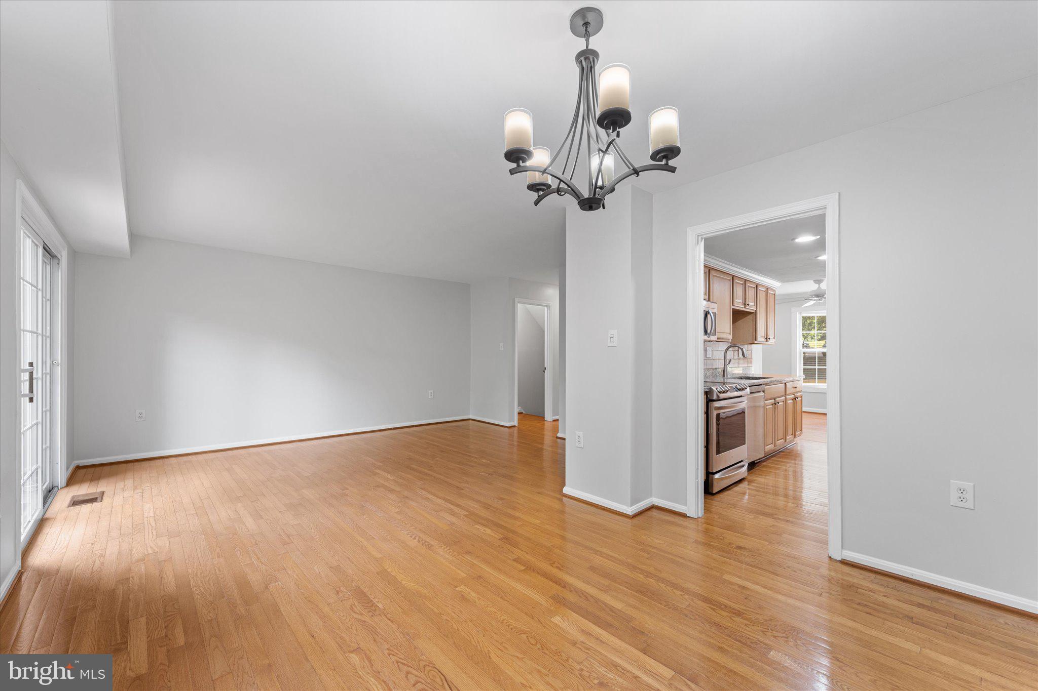 BURKE STATION SQUARE - Residential Lease