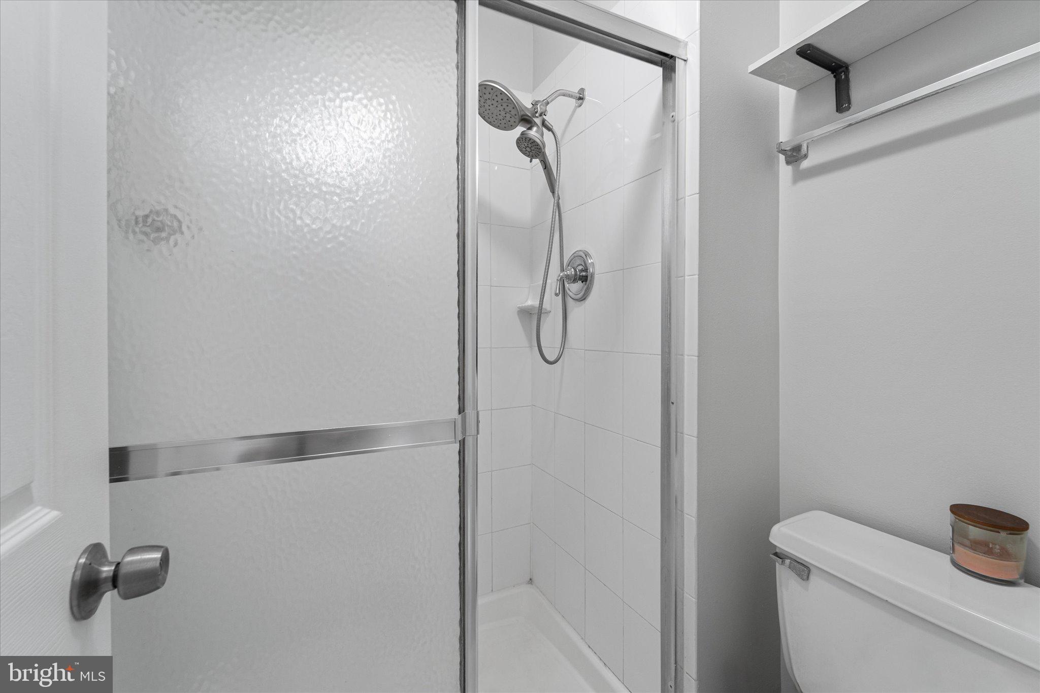 BURKE STATION SQUARE - Residential Lease