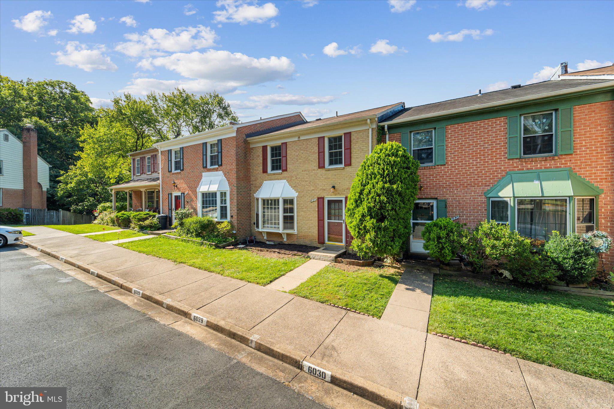 BURKE STATION SQUARE - Residential Lease