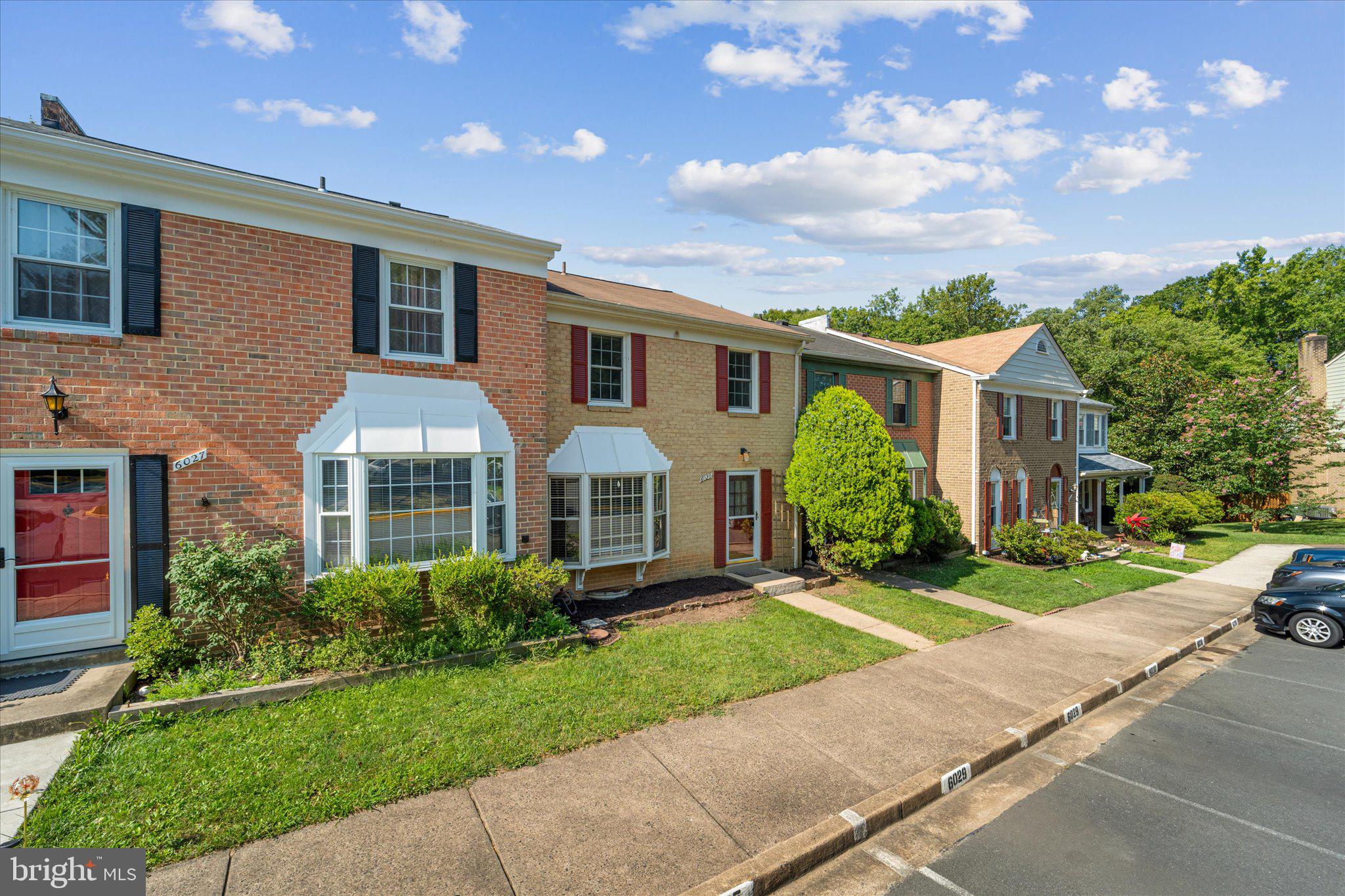 BURKE STATION SQUARE - Residential Lease