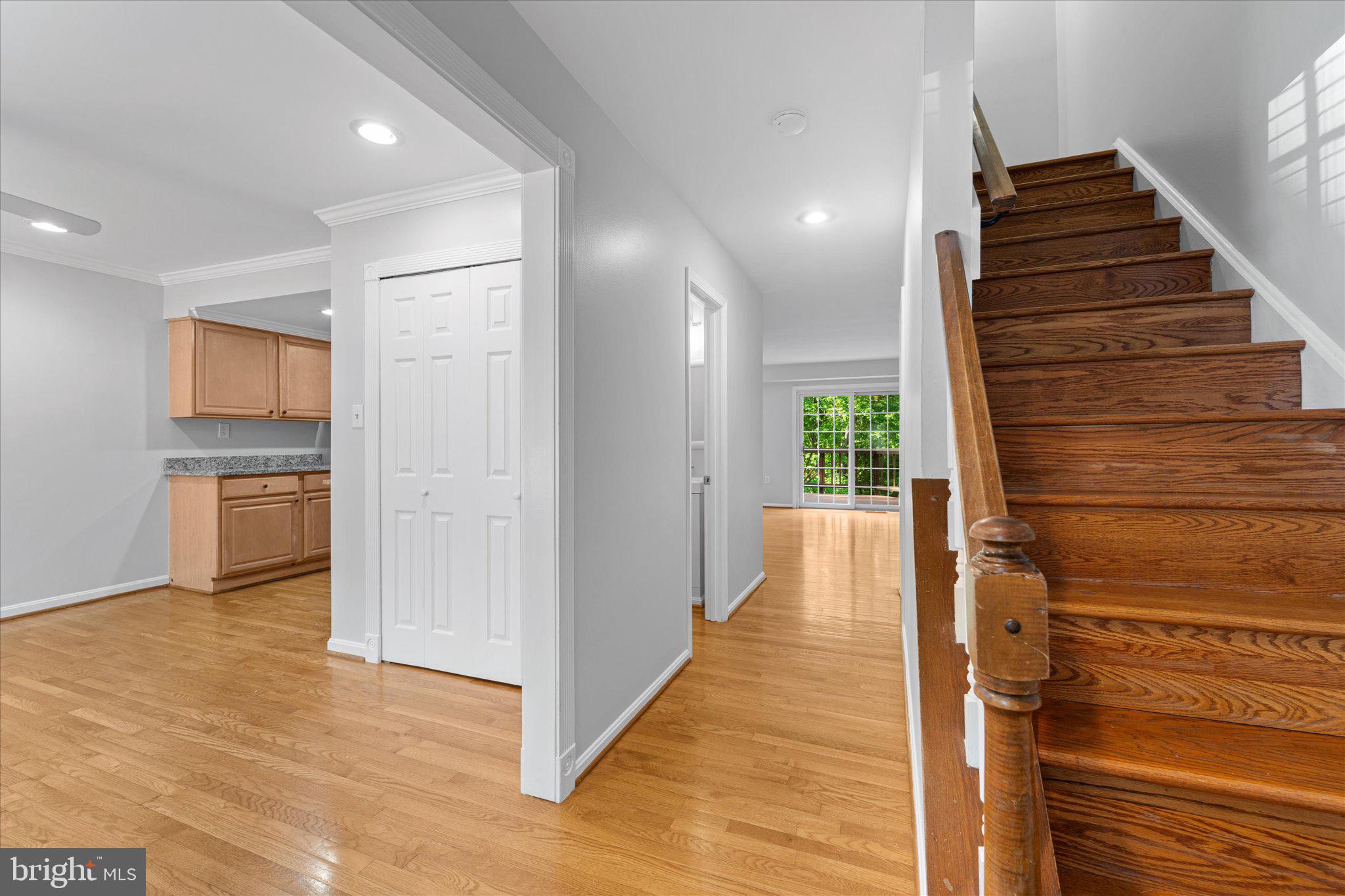 BURKE STATION SQUARE - Residential Lease