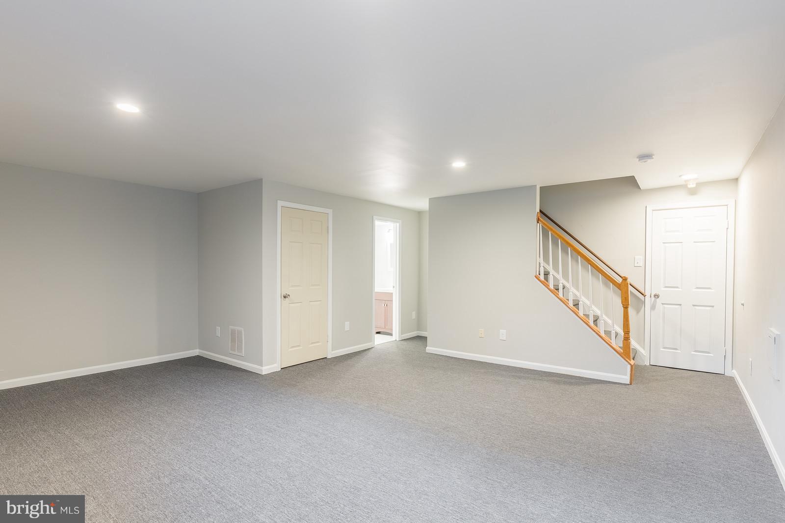 TOWNS OF FOREST HILLS - Residential