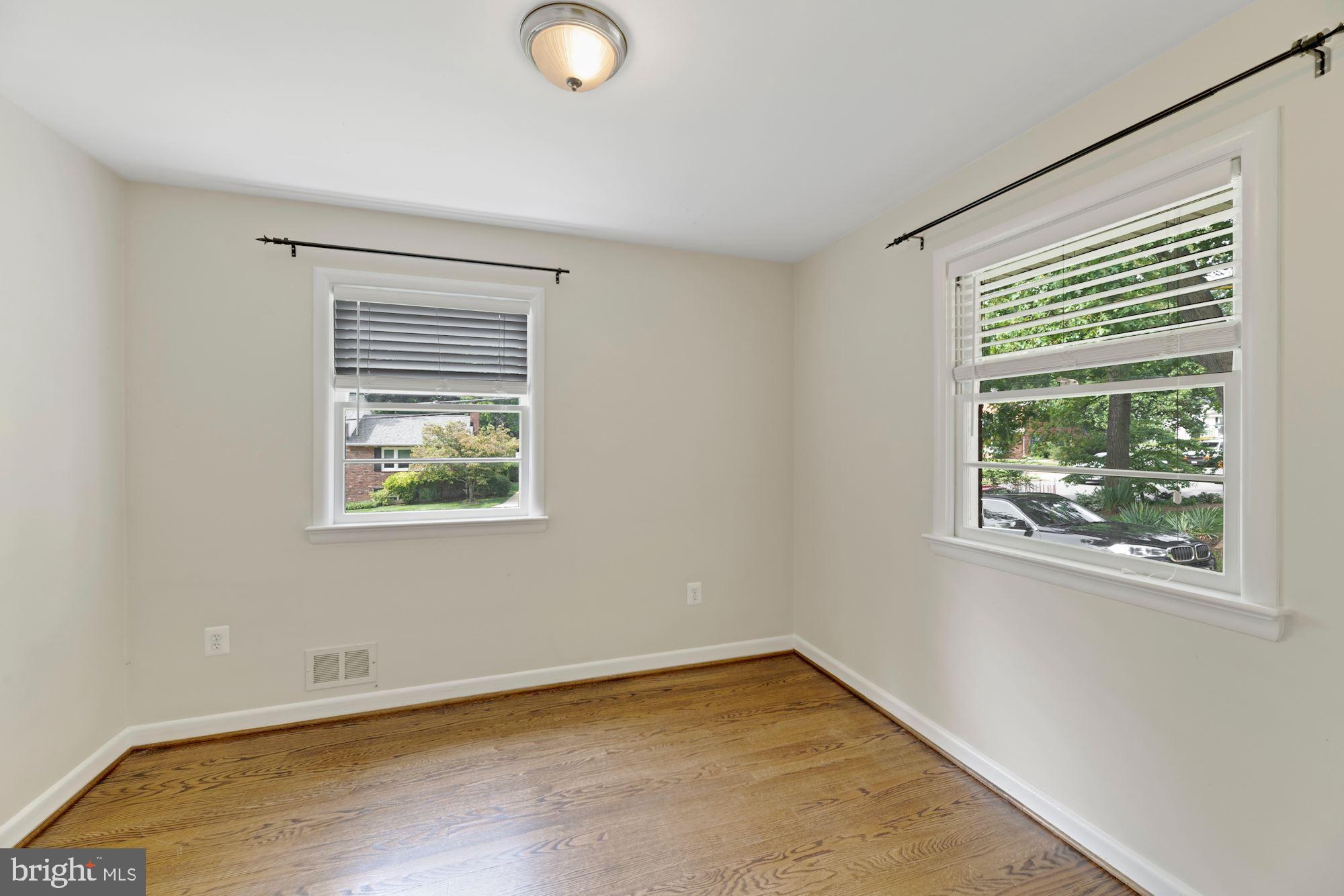 COUNTRY CLUB - Residential Lease