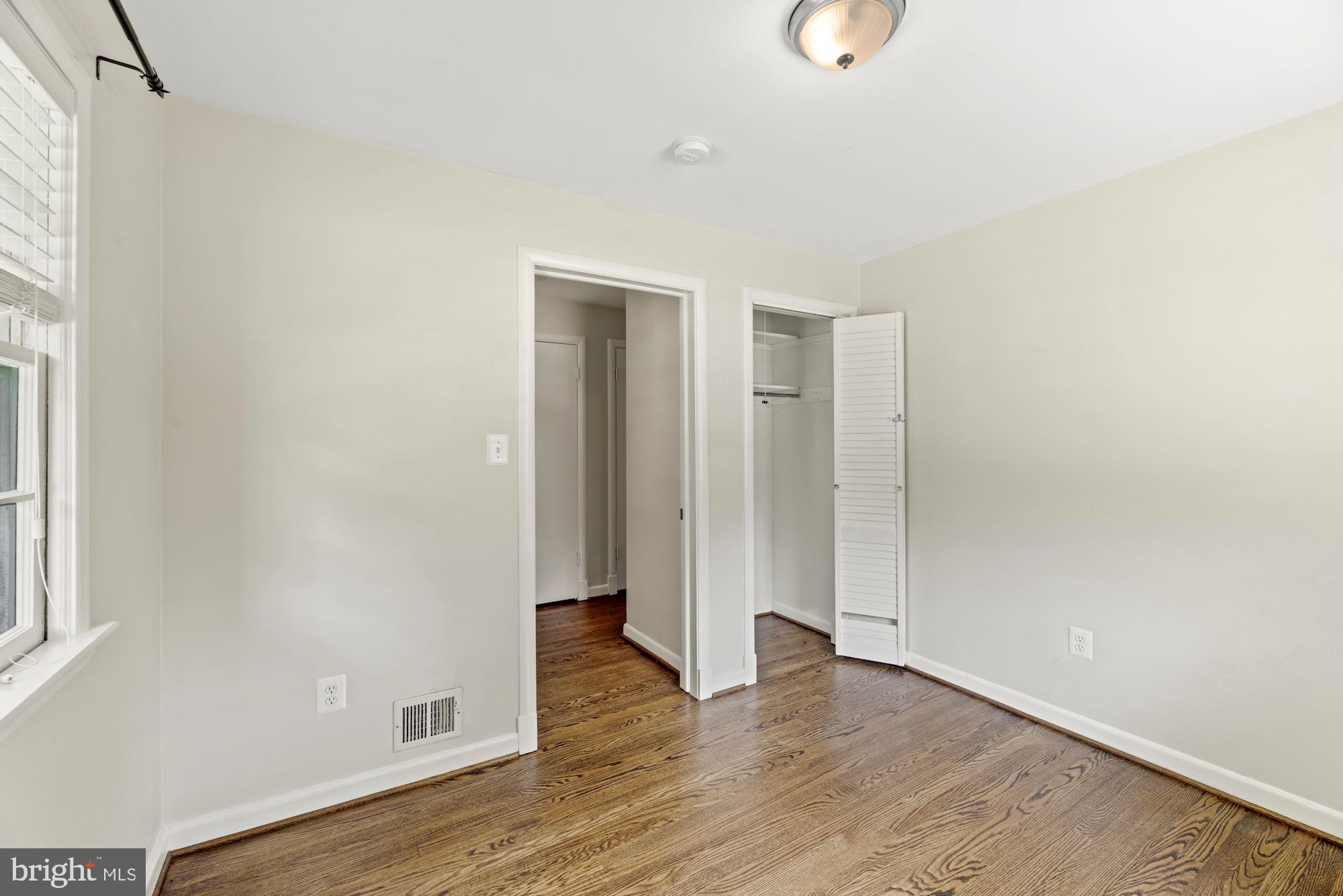 COUNTRY CLUB - Residential Lease