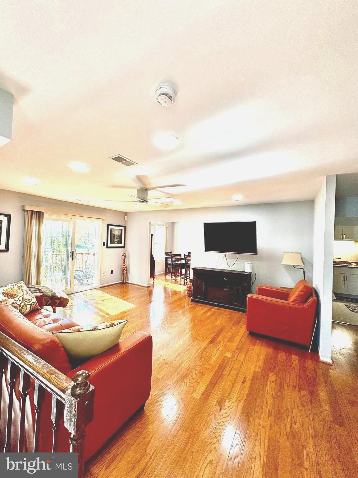 3710 AMSTERDAM TERRACE 7-74
