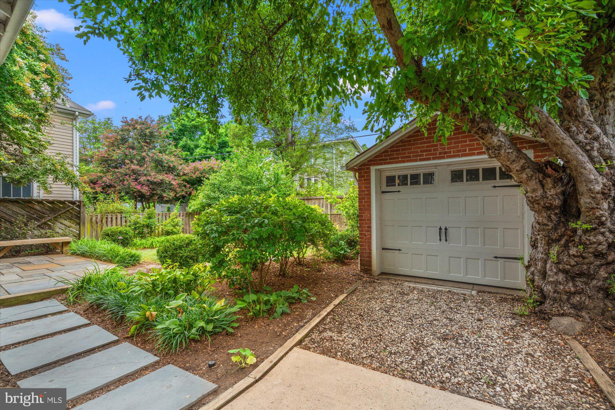 15 W MASONIC VIEW AVENUE