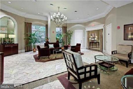 851 N GLEBE ROAD 805