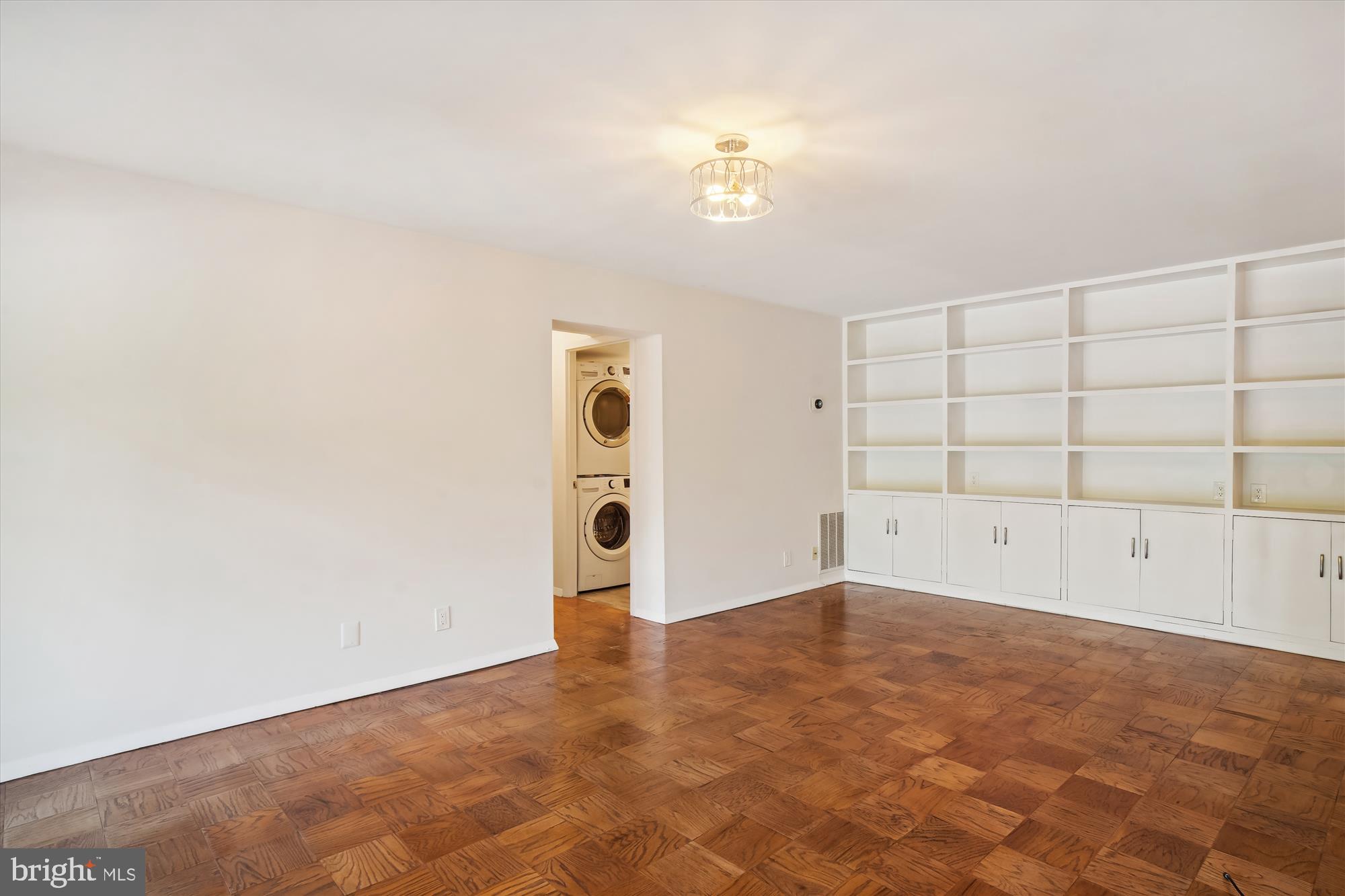 GEORGETOWN VILLAGE - Residential