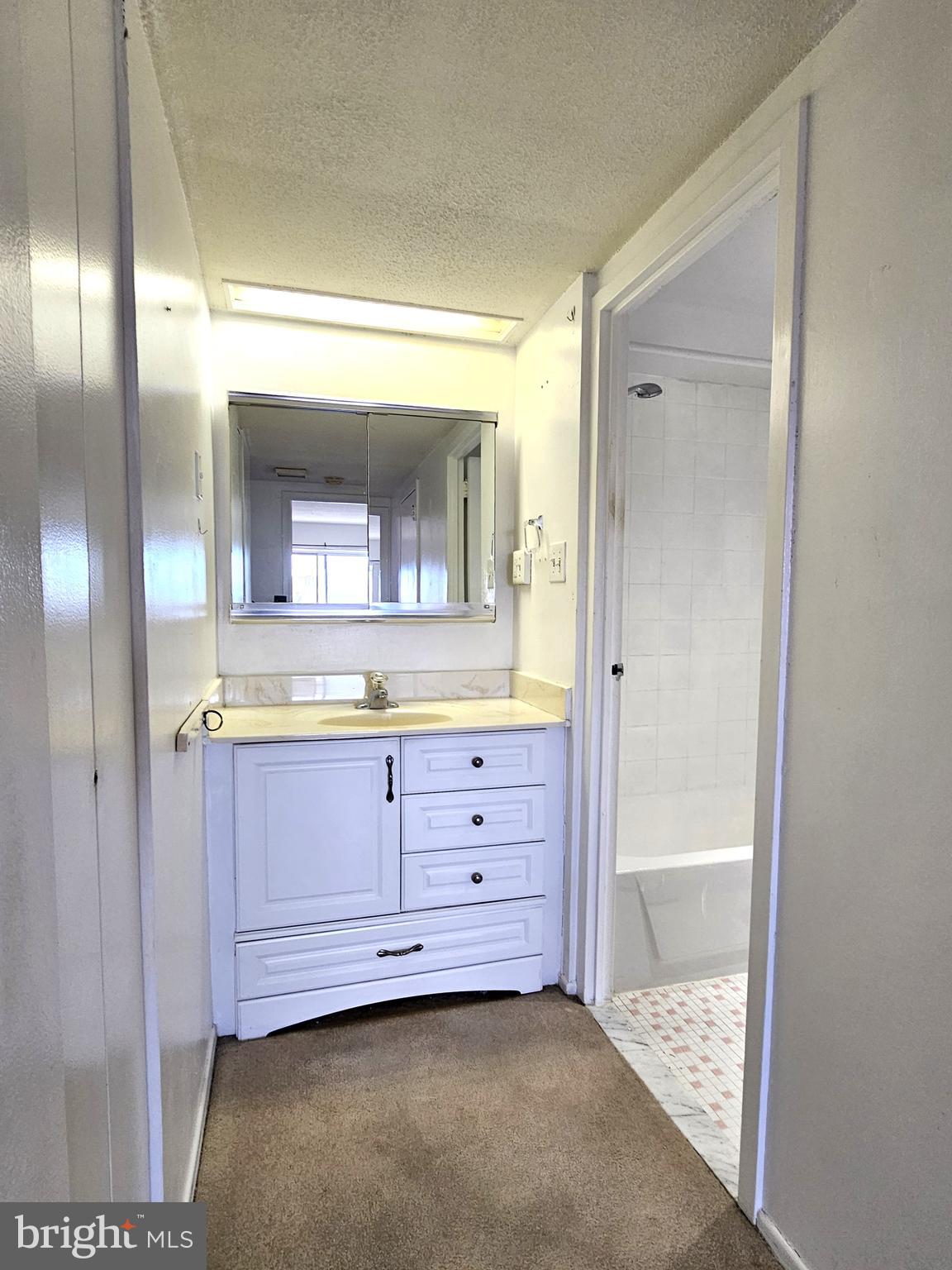 BEAVER HILL - Residential