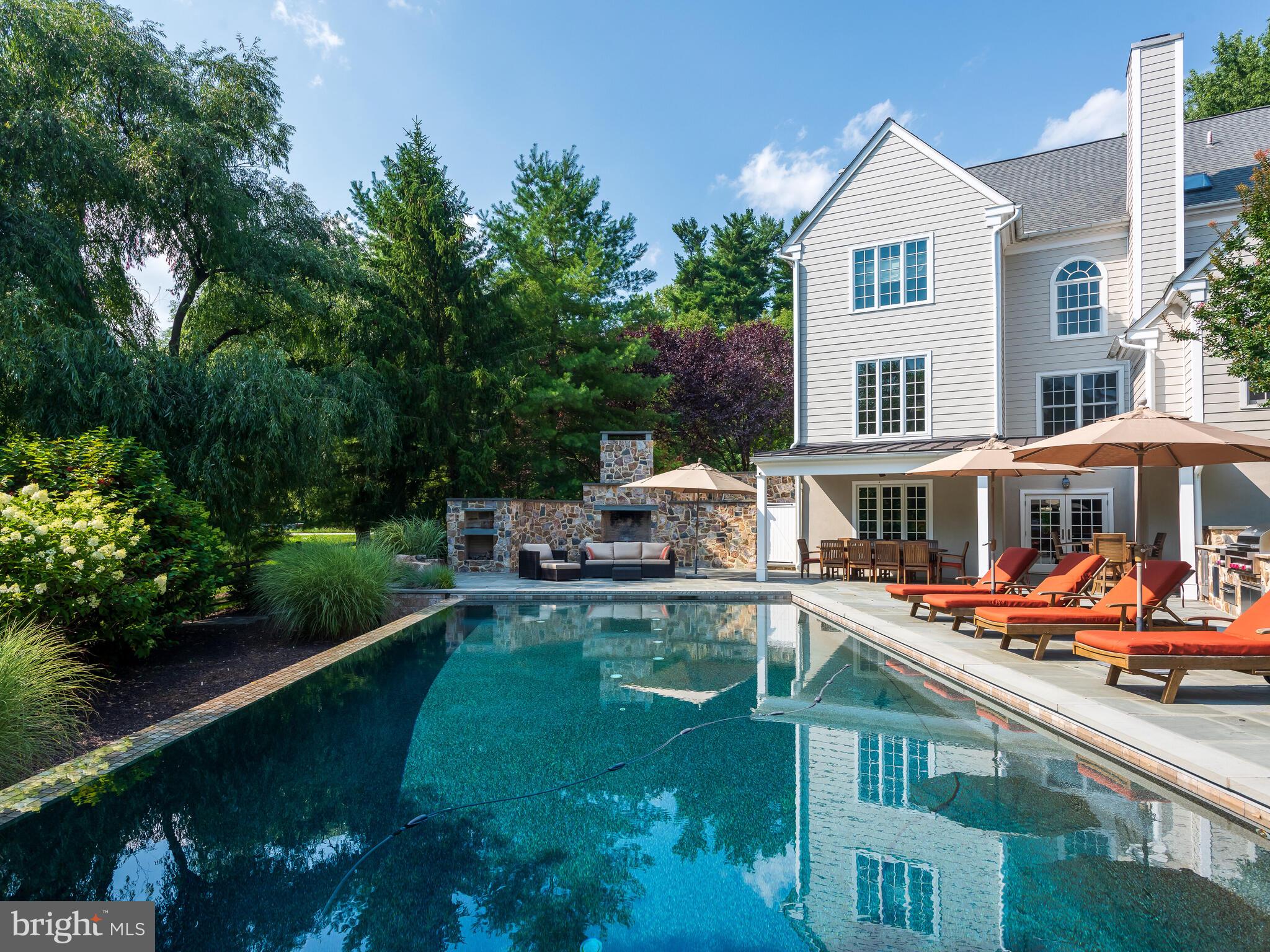 ROSSMORE - Residential