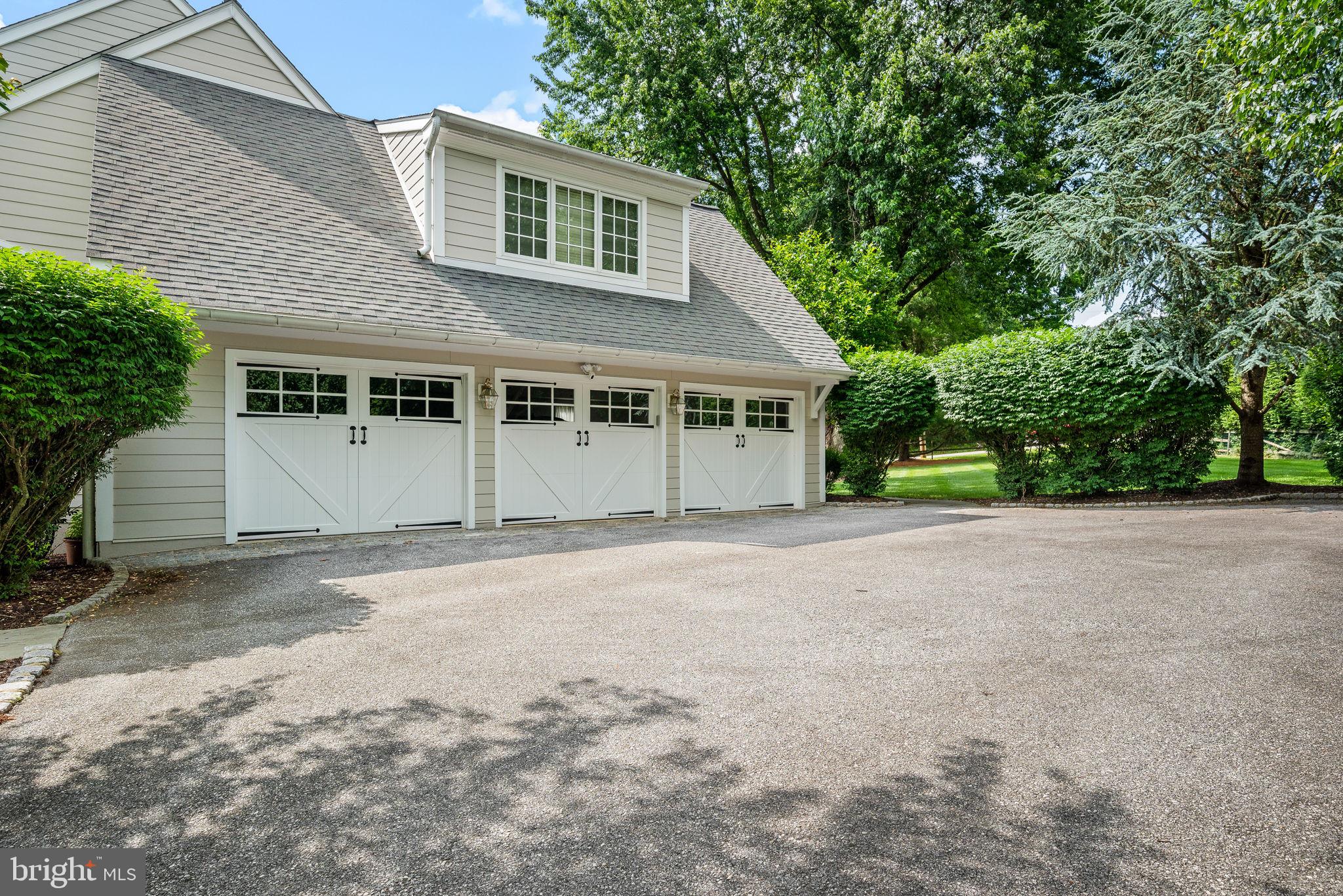 ROSSMORE - Residential