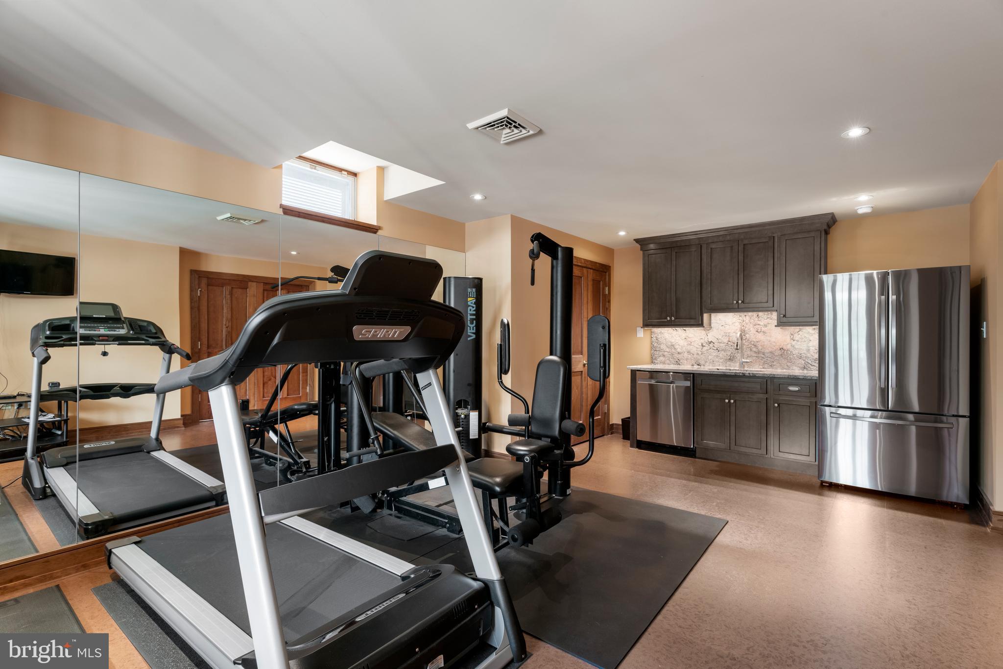 ROSSMORE - Residential