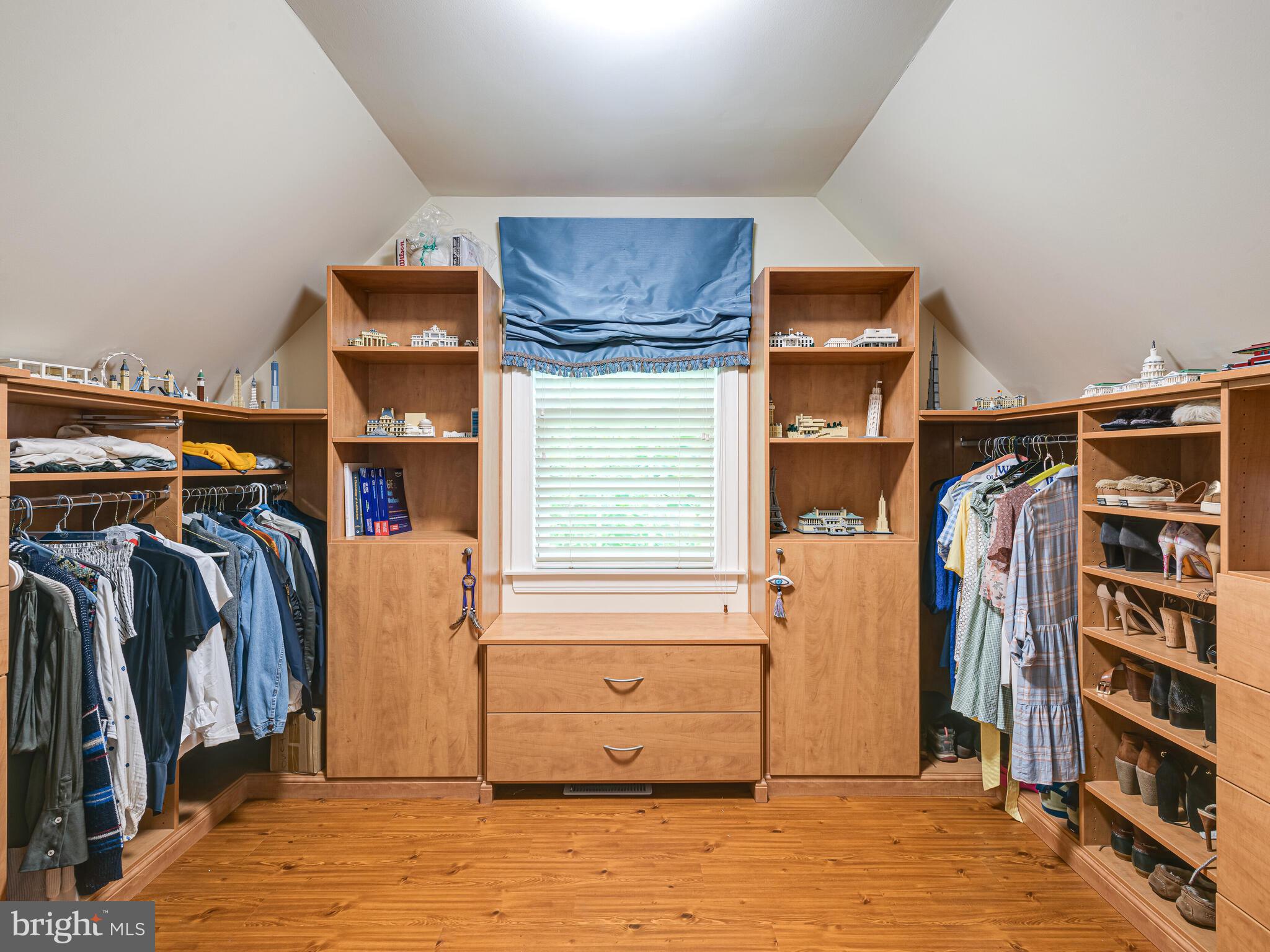 ROSSMORE - Residential