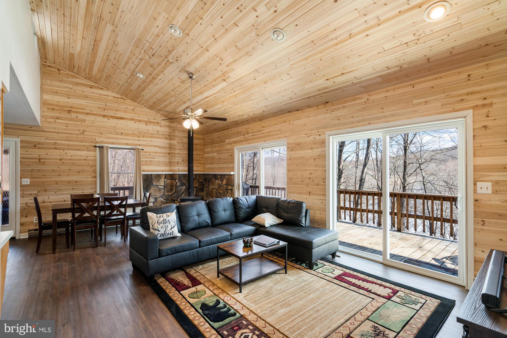 COOLFONT MOUNTAINSIDE - Residential