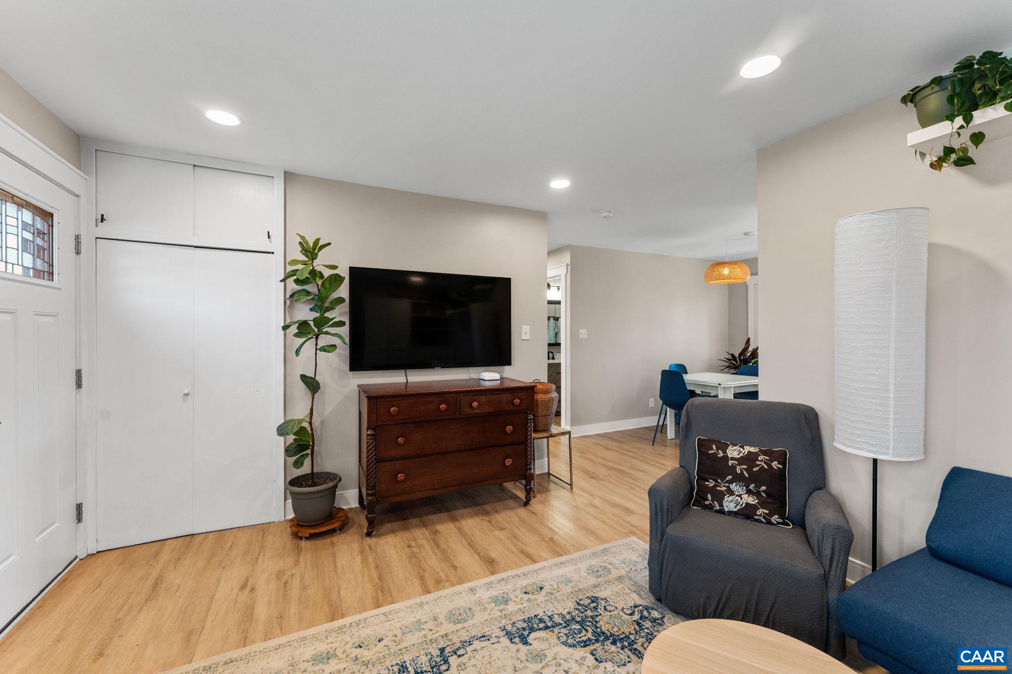 BELMONT - Residential