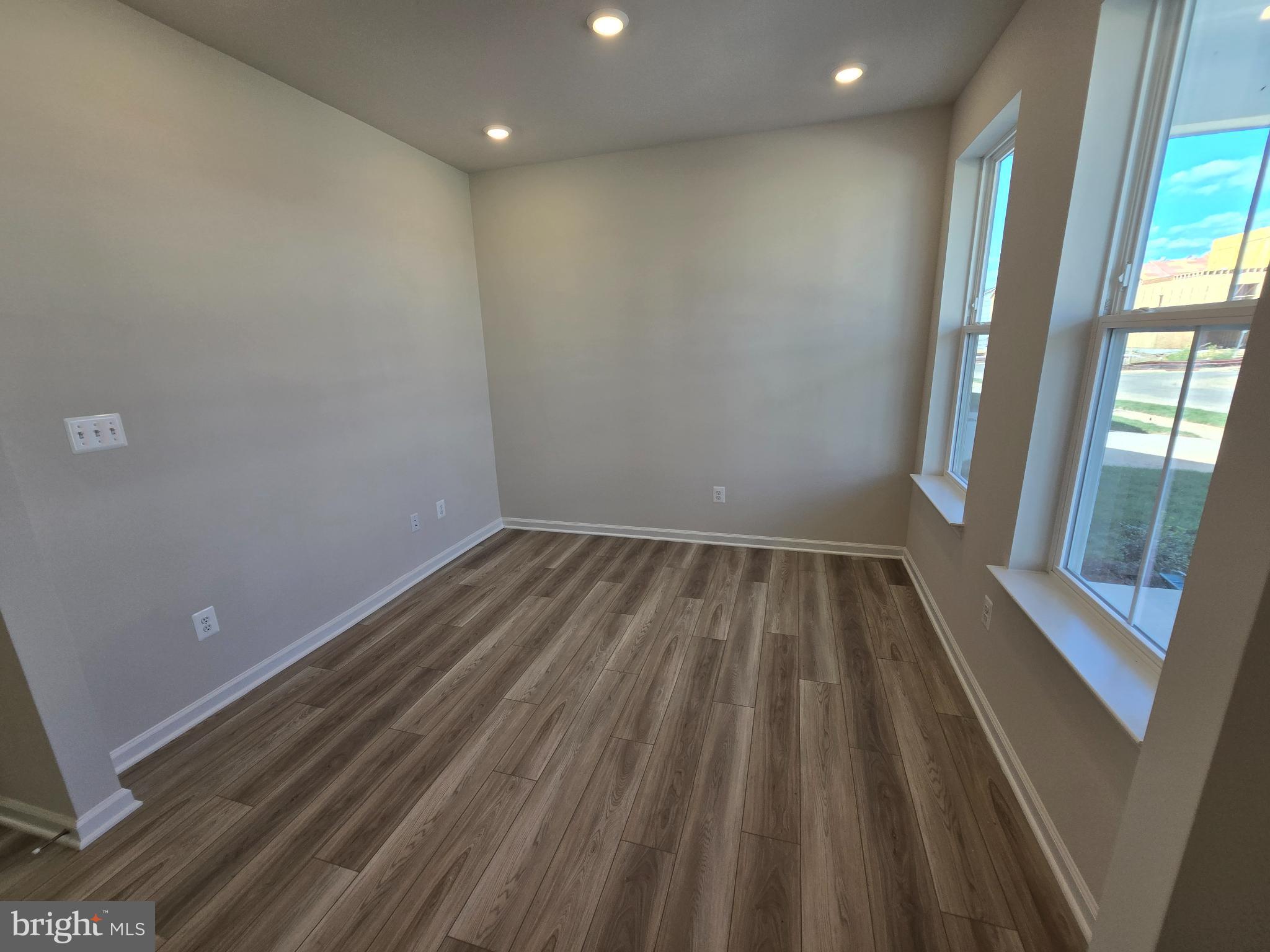 RED CLOVER MEADOWS - Residential Lease