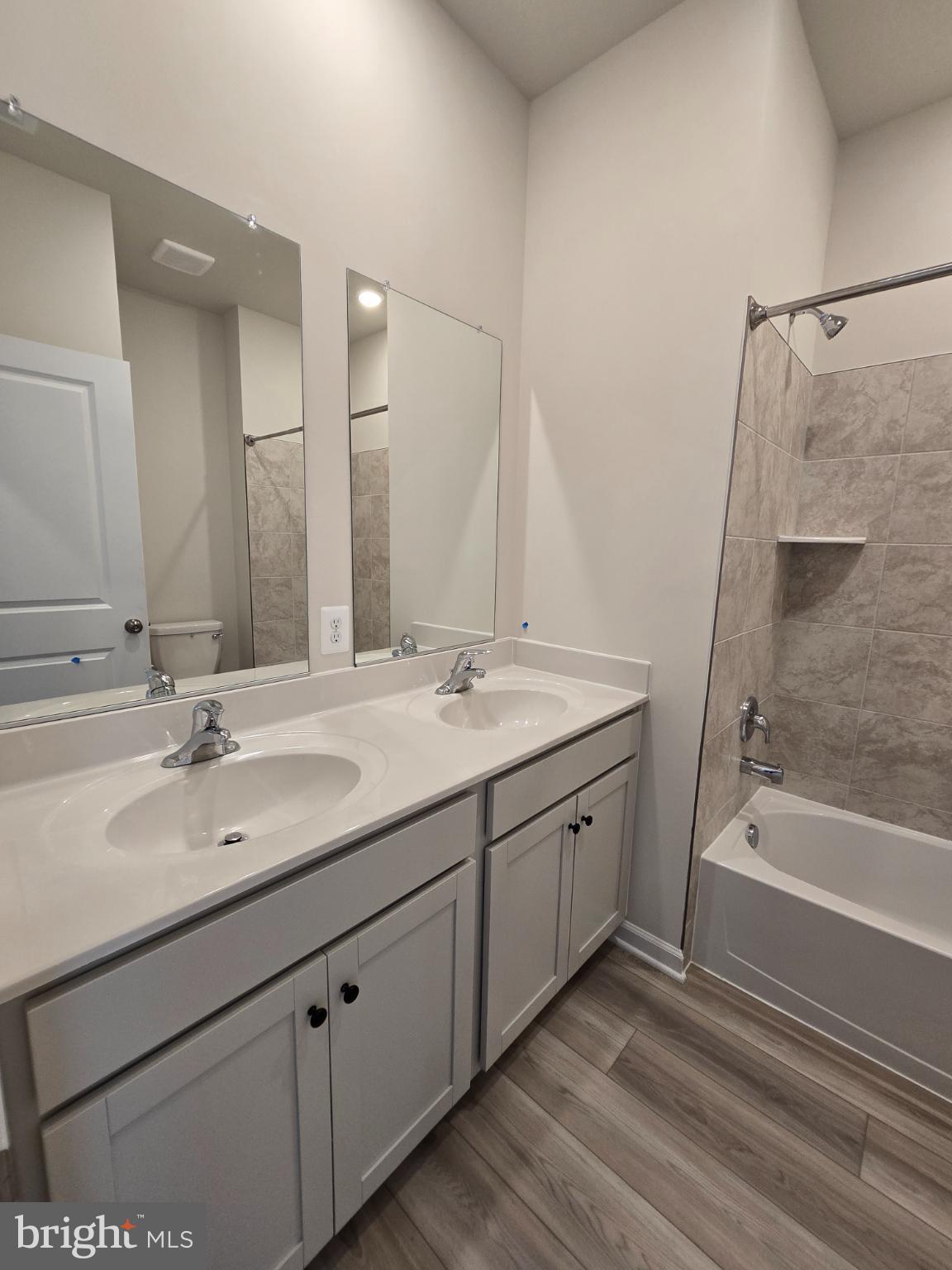 RED CLOVER MEADOWS - Residential Lease