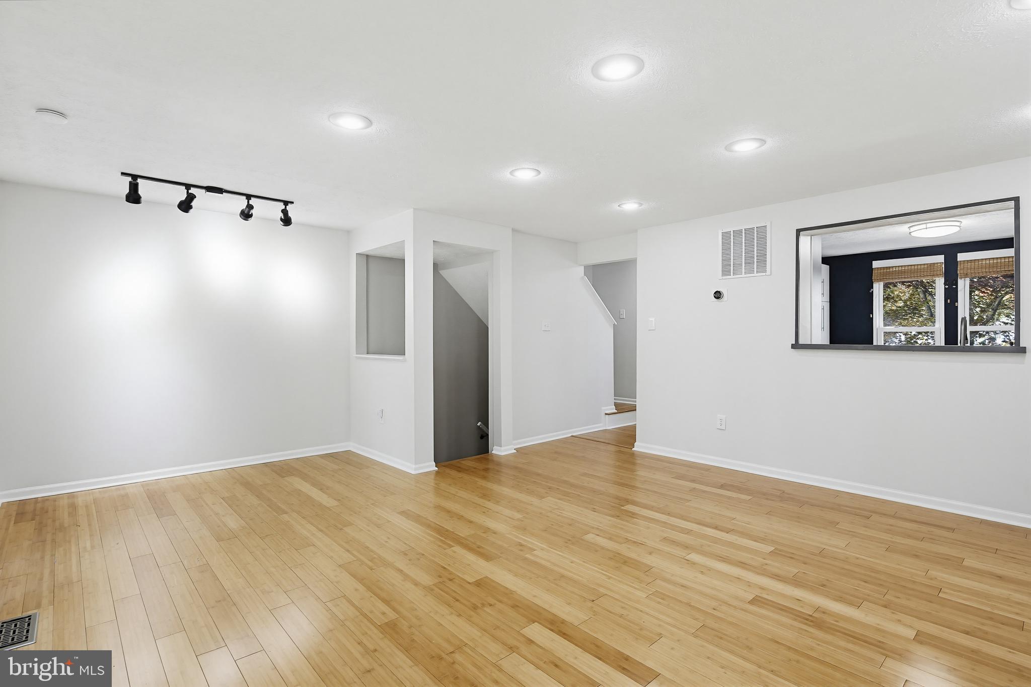 GLEN OAKS - Residential