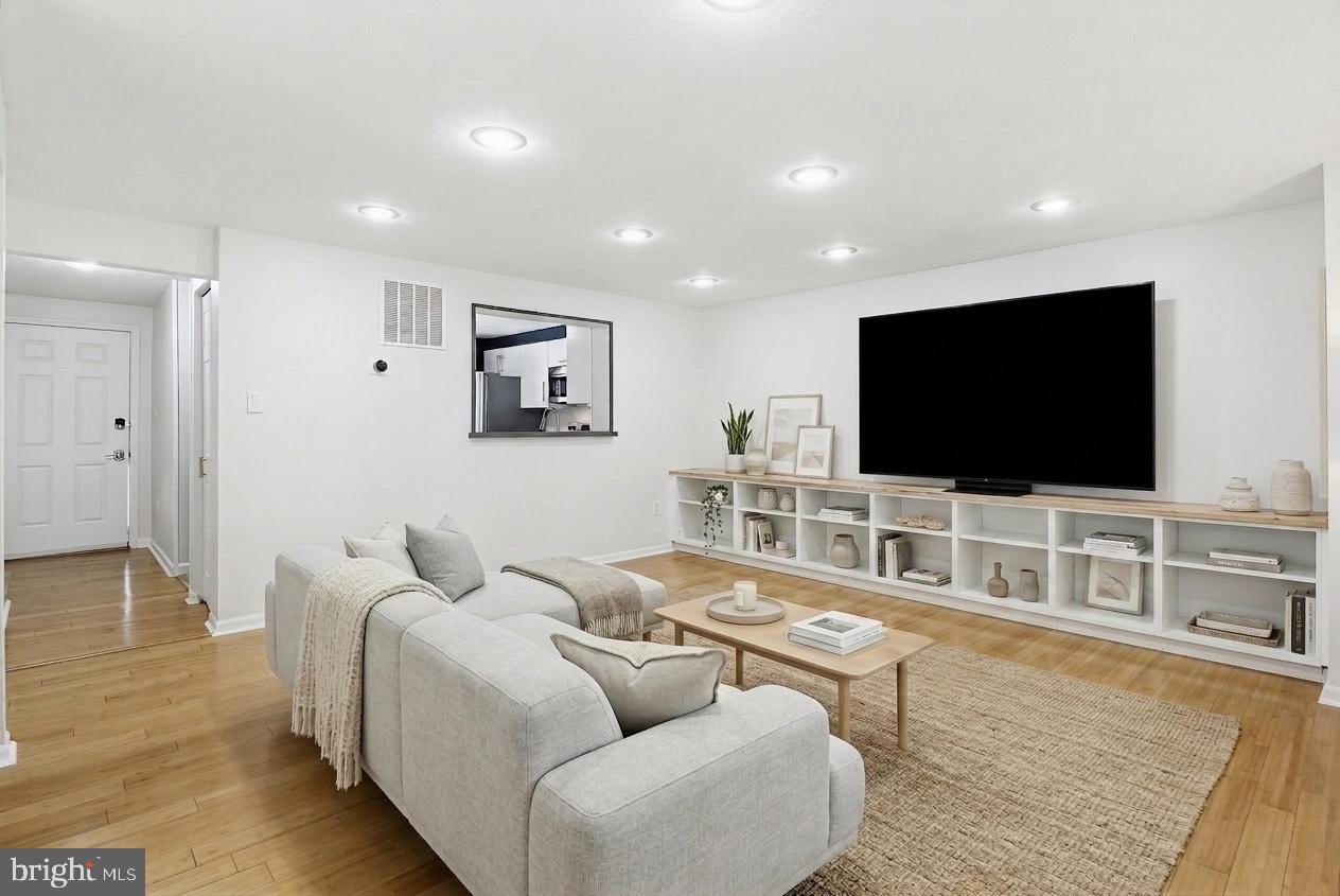 GLEN OAKS - Residential
