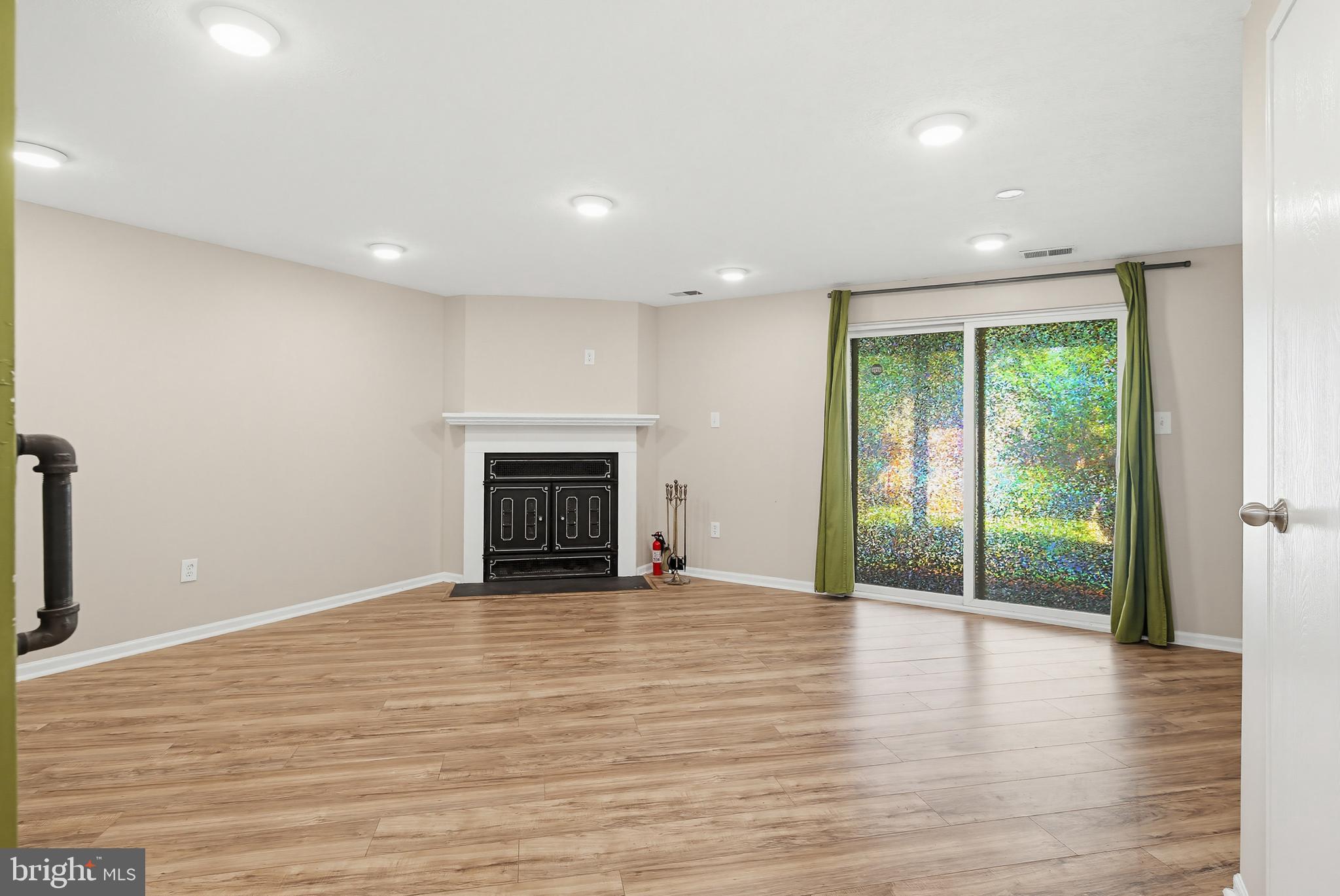GLEN OAKS - Residential