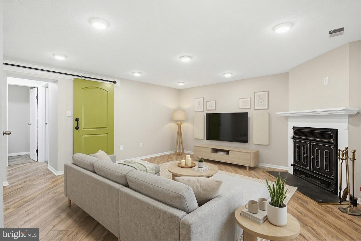 GLEN OAKS - Residential