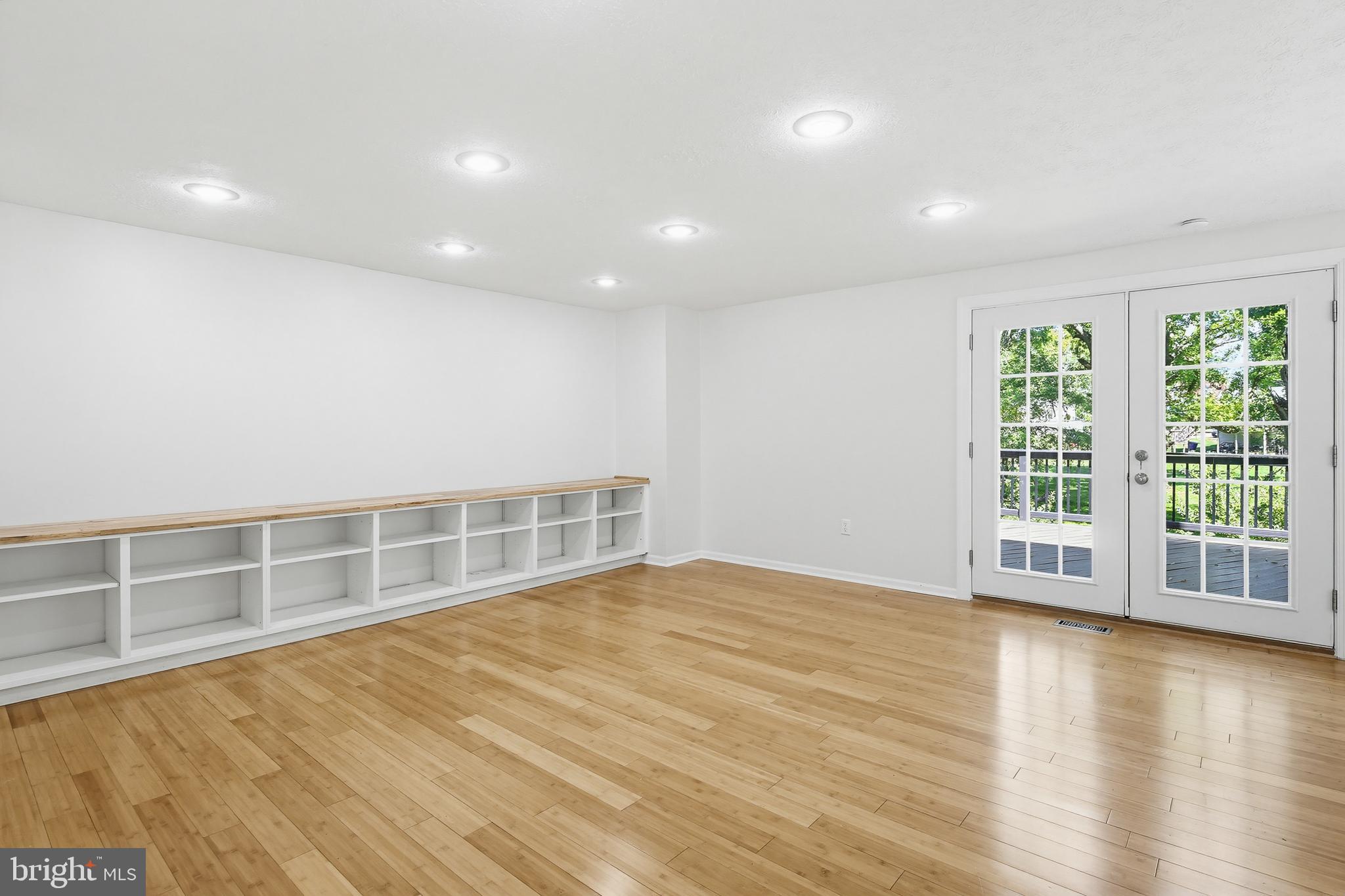 GLEN OAKS - Residential