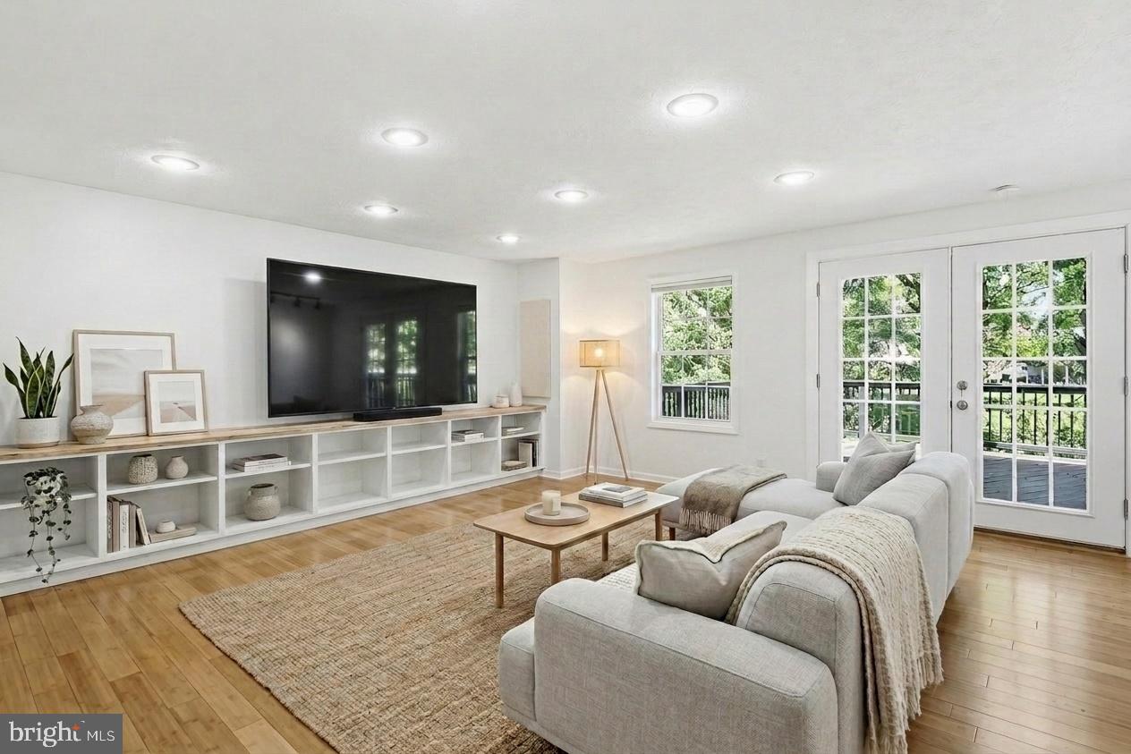 GLEN OAKS - Residential
