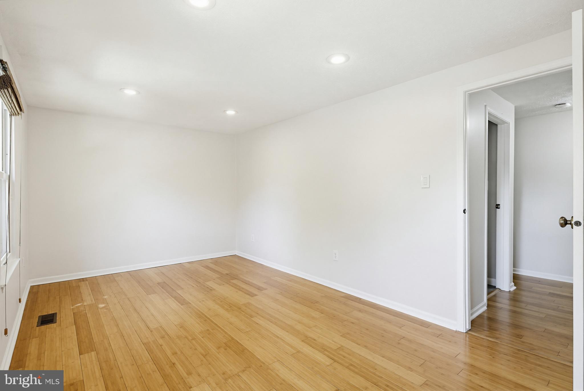 GLEN OAKS - Residential