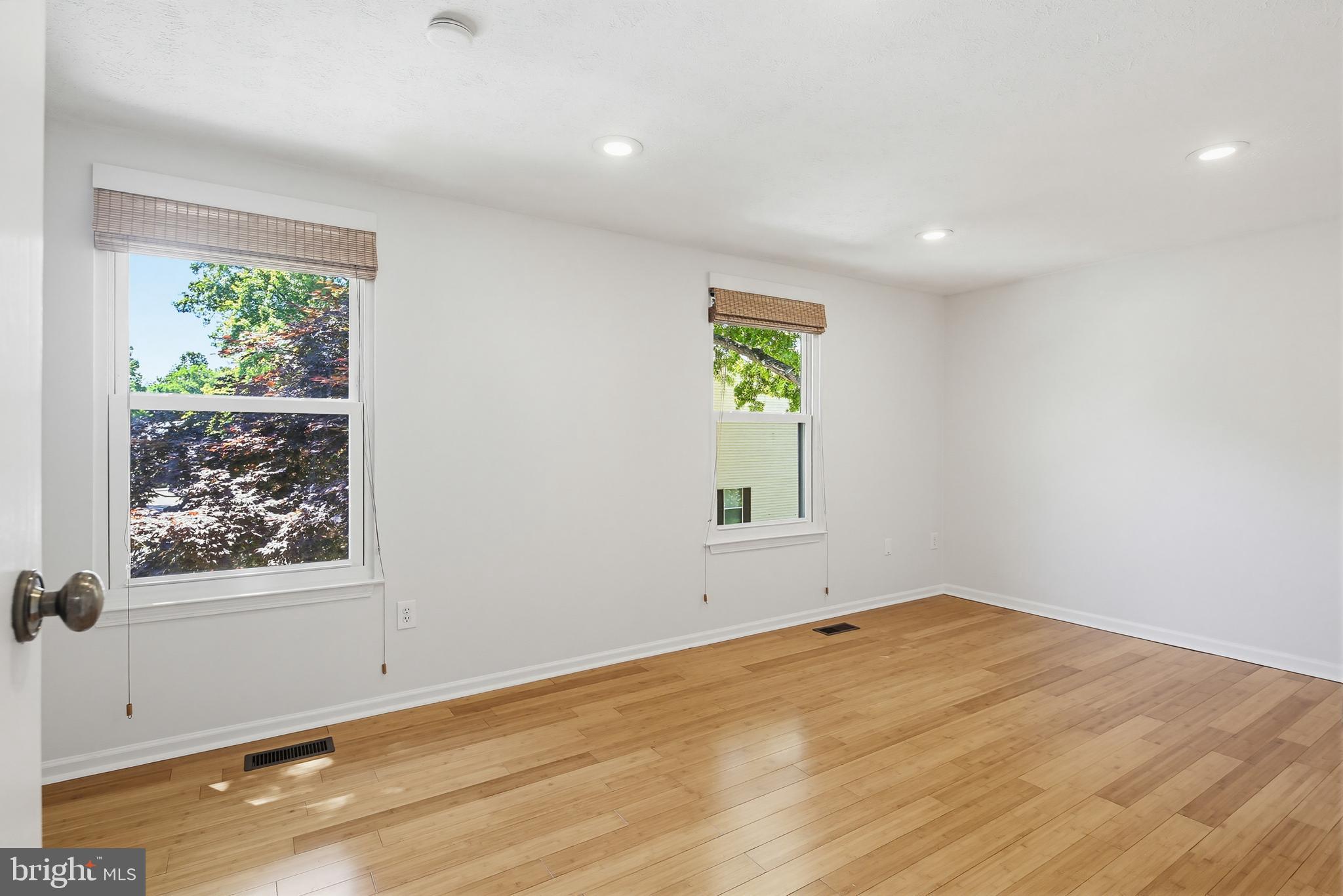GLEN OAKS - Residential