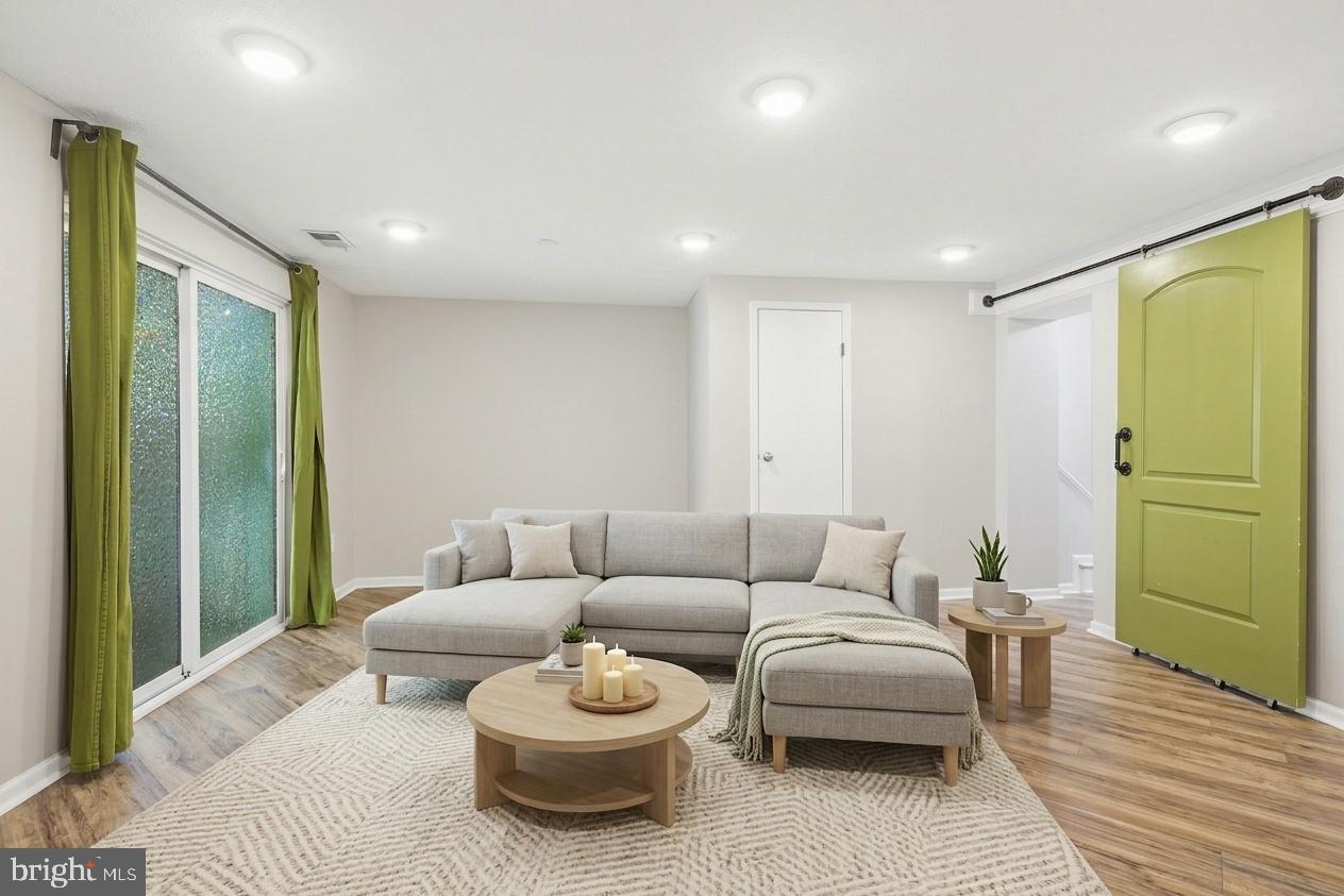 GLEN OAKS - Residential