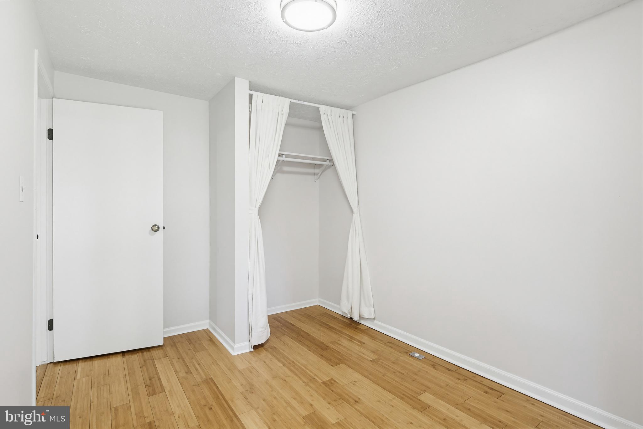 GLEN OAKS - Residential