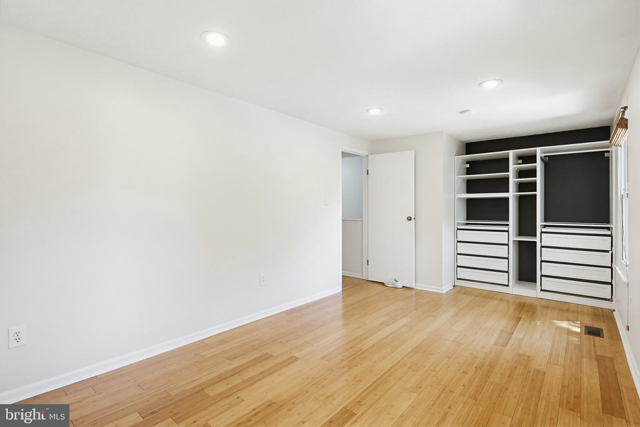 GLEN OAKS - Residential