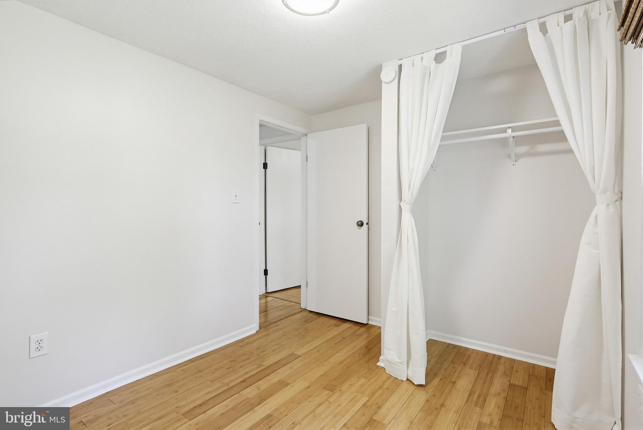 GLEN OAKS - Residential