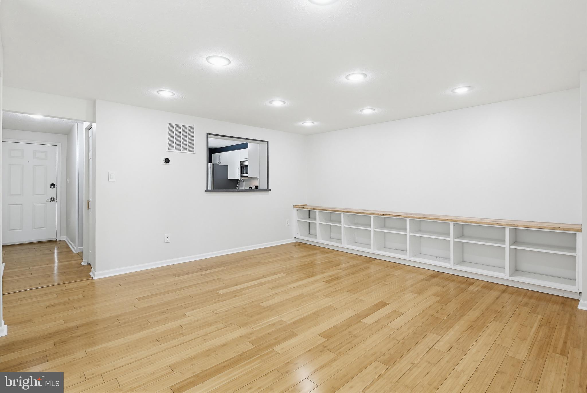 GLEN OAKS - Residential