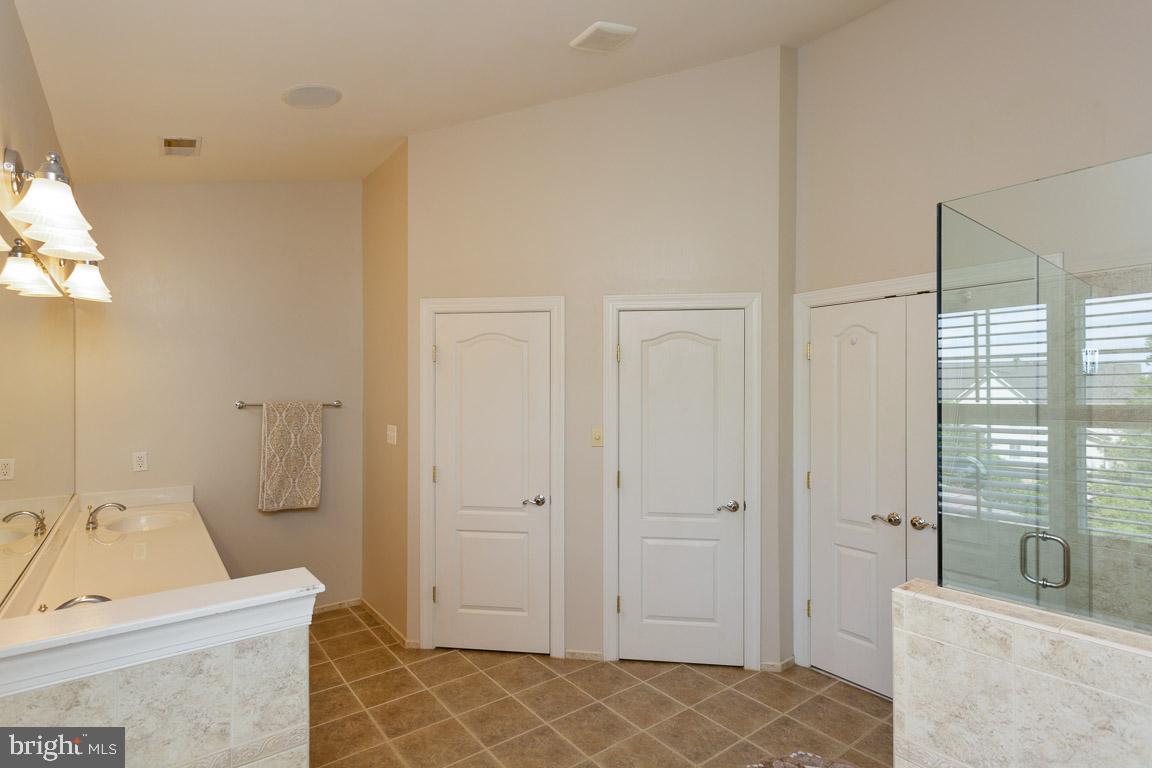 LANSDOWNE ON THE POTOMAC - Residential Lease