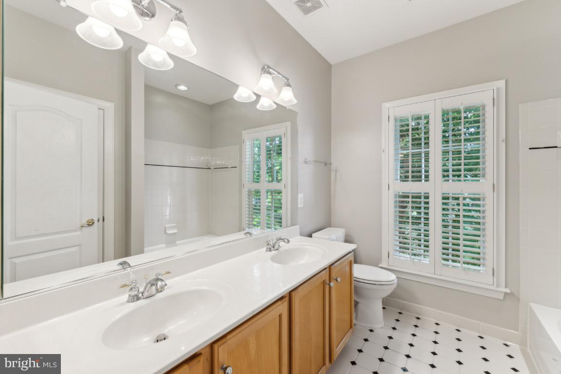 LANSDOWNE ON THE POTOMAC - Residential Lease