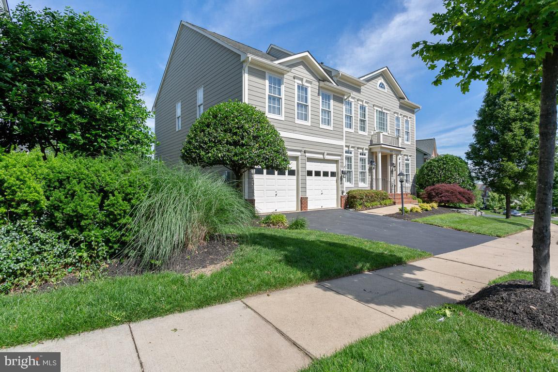 LANSDOWNE ON THE POTOMAC - Residential Lease