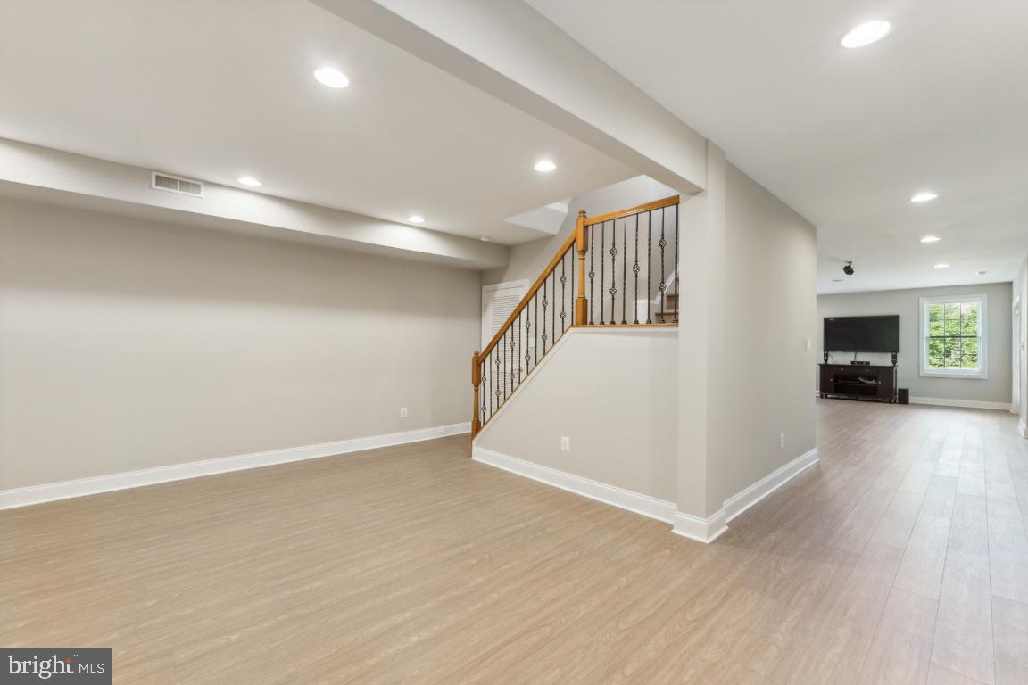 LANSDOWNE ON THE POTOMAC - Residential Lease