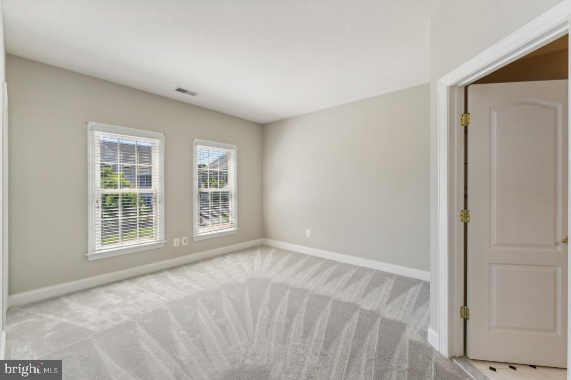 LANSDOWNE ON THE POTOMAC - Residential Lease