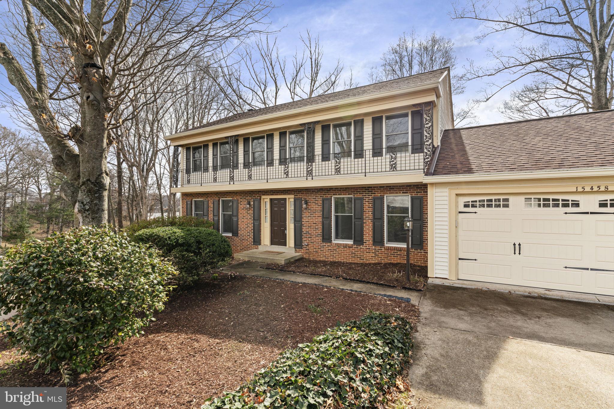 COUNTRY CLUB LAKE - Residential